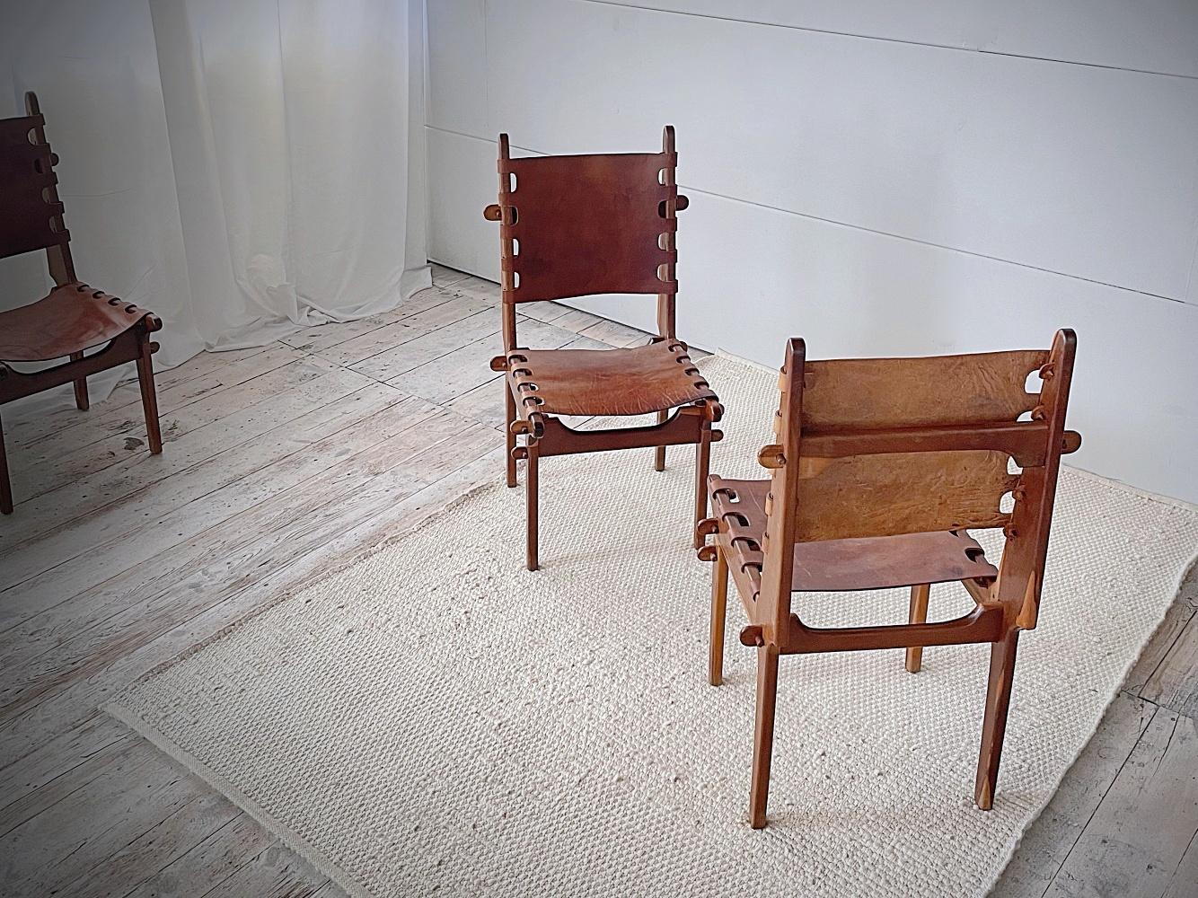 Angel Pazmino for Muebles De Estilo Chairs, Rosewood & Leather, 1960s, Ecuador For Sale 1