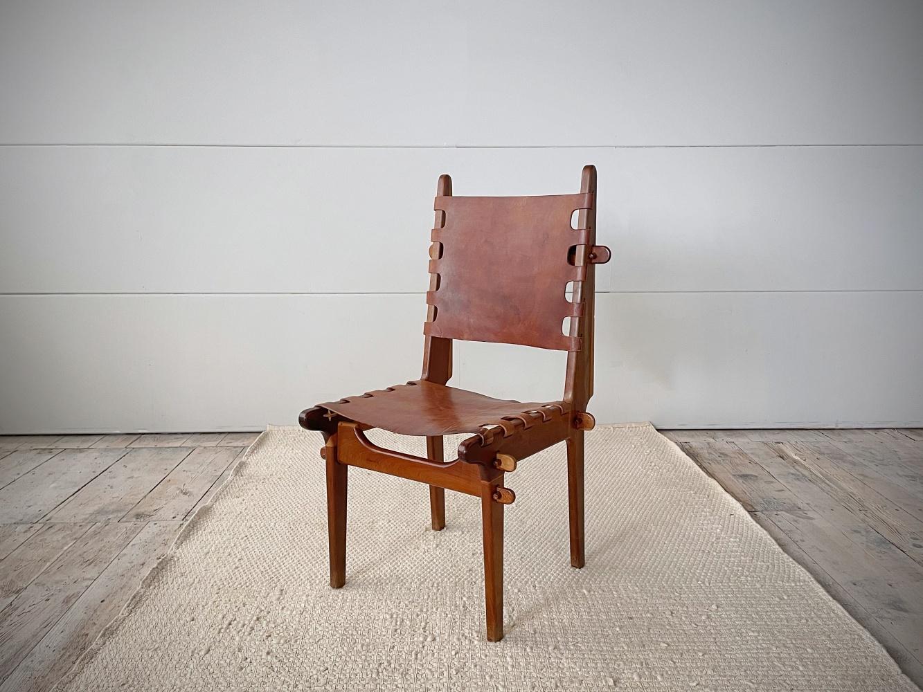 Brutalisme Angel Pazmino pour Muebles De Estilo Chaises, bois de rose et cuir, 1960, Ecuador en vente