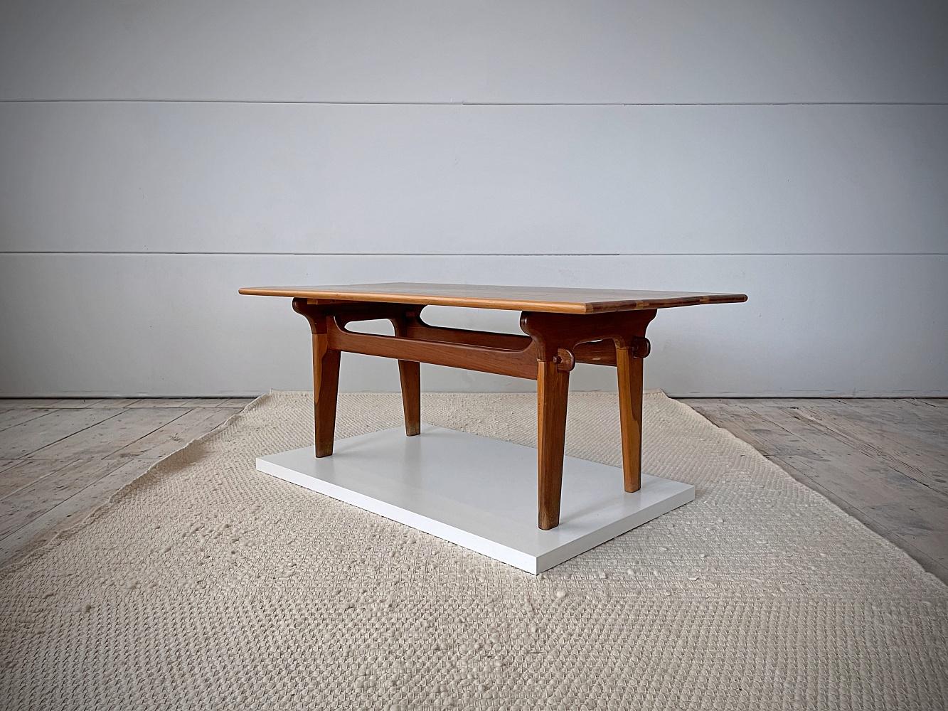 Ecuadorean Angel Pazmino for Muebles De Estilo Sofa Table, 1960s, Ecuador For Sale
