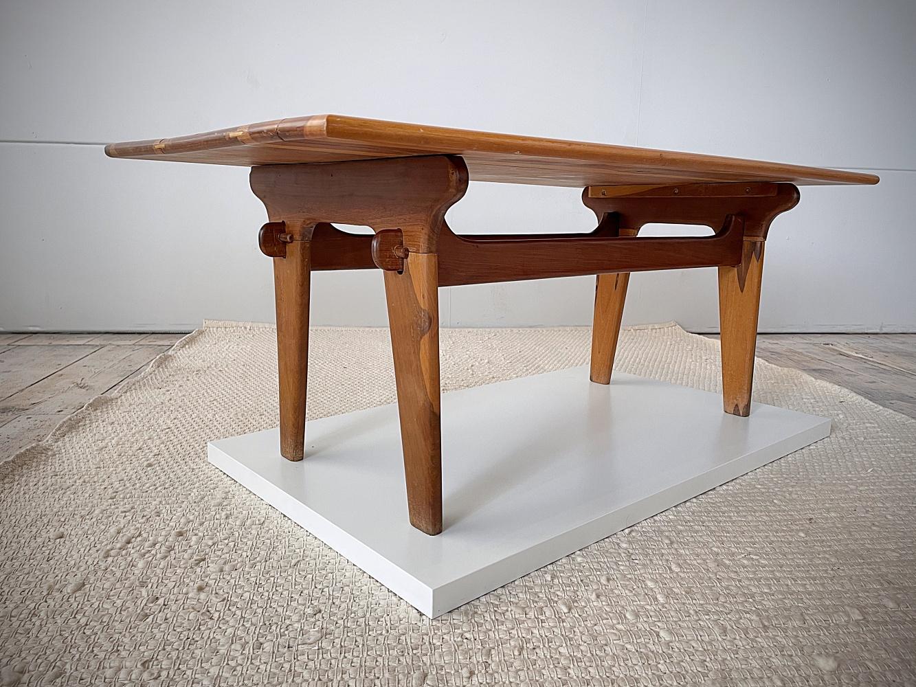 Cuir Table de canapé Angel Pazmino pour Muebles De Estilo, années 1960, Équateur en vente