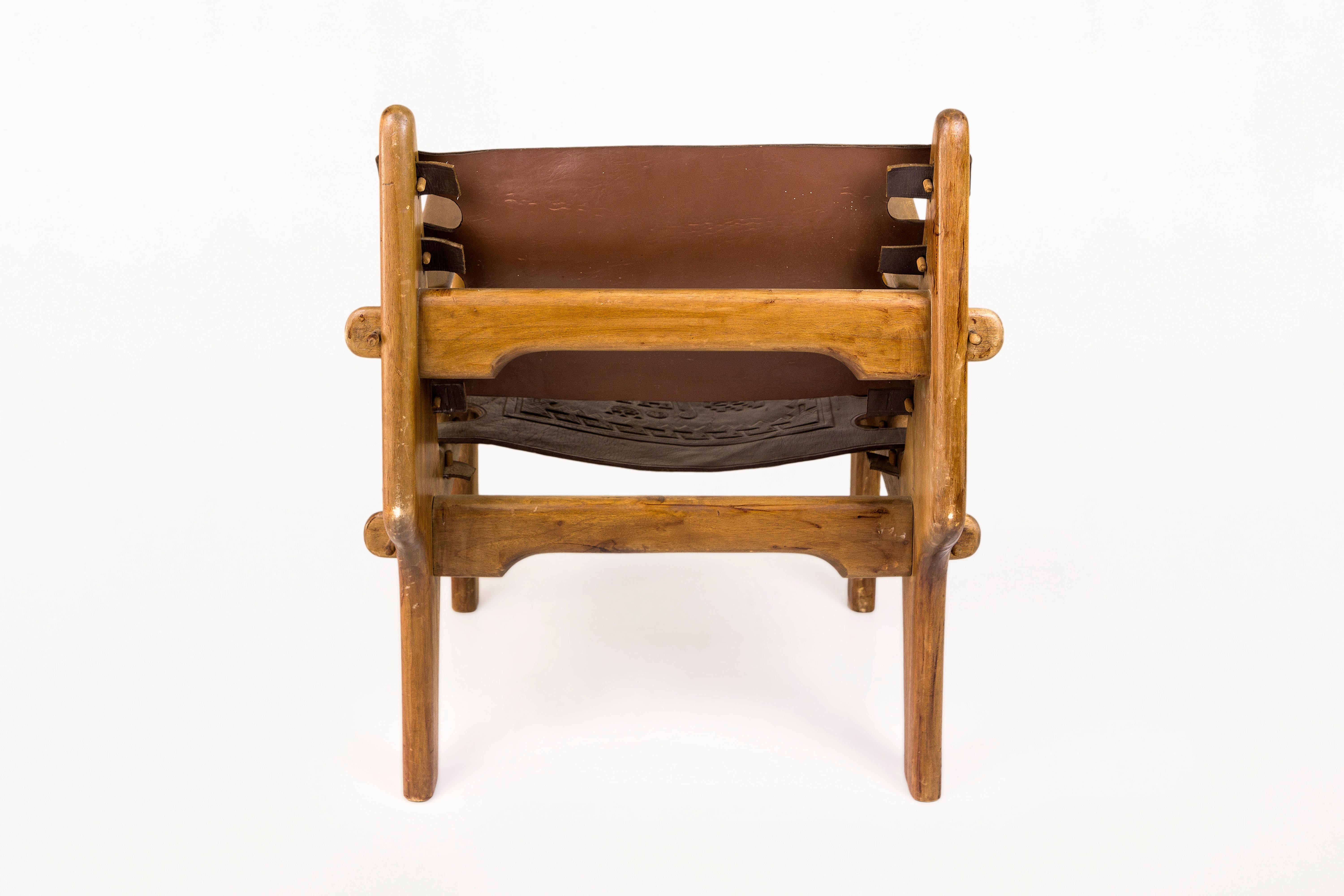 Angel Pazmino, Pair of Armchairs with Side Table, Wood and Leather, circa 1970 1
