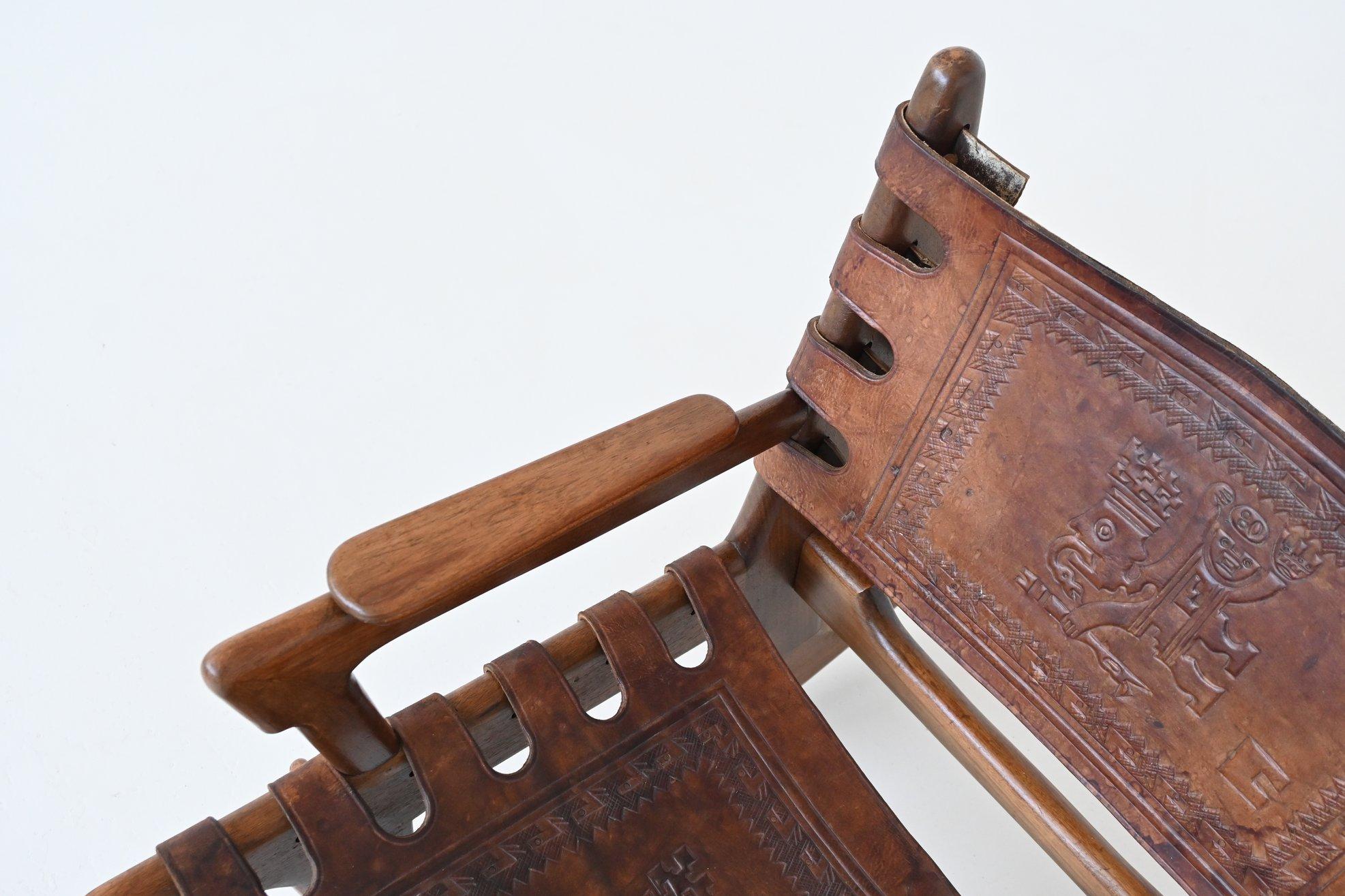 Angel Pazmino rocking chair and hocker Muebles de Estilo Ecuador 1960 For Sale 6