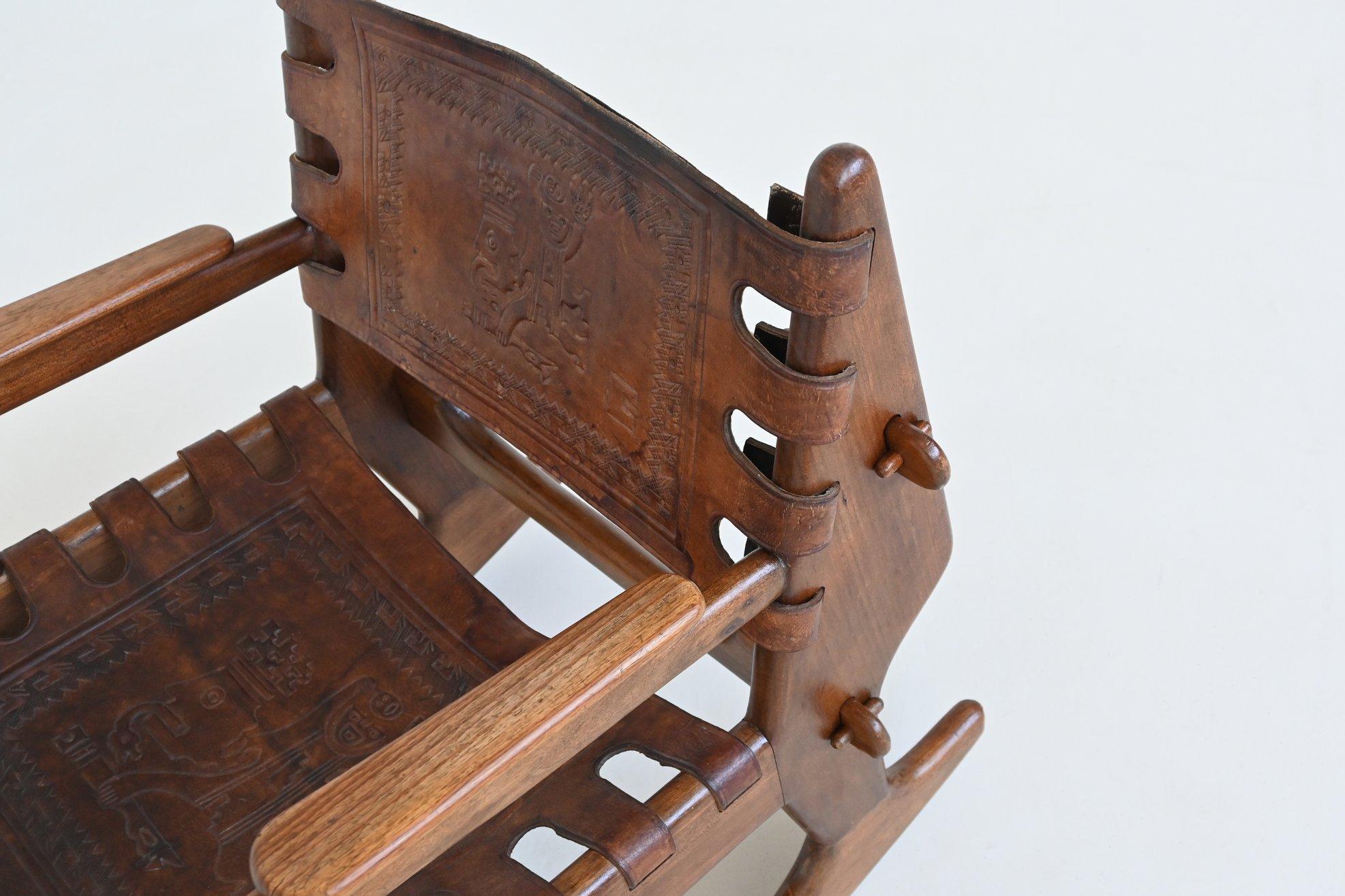 Angel Pazmino rocking chair and hocker Muebles de Estilo Ecuador 1960 For Sale 10