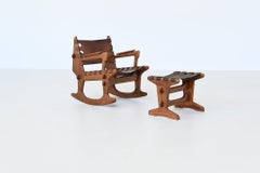 Angel Pazmino sedia a dondolo e hocker Muebles de Estilo Ecuador 1960
