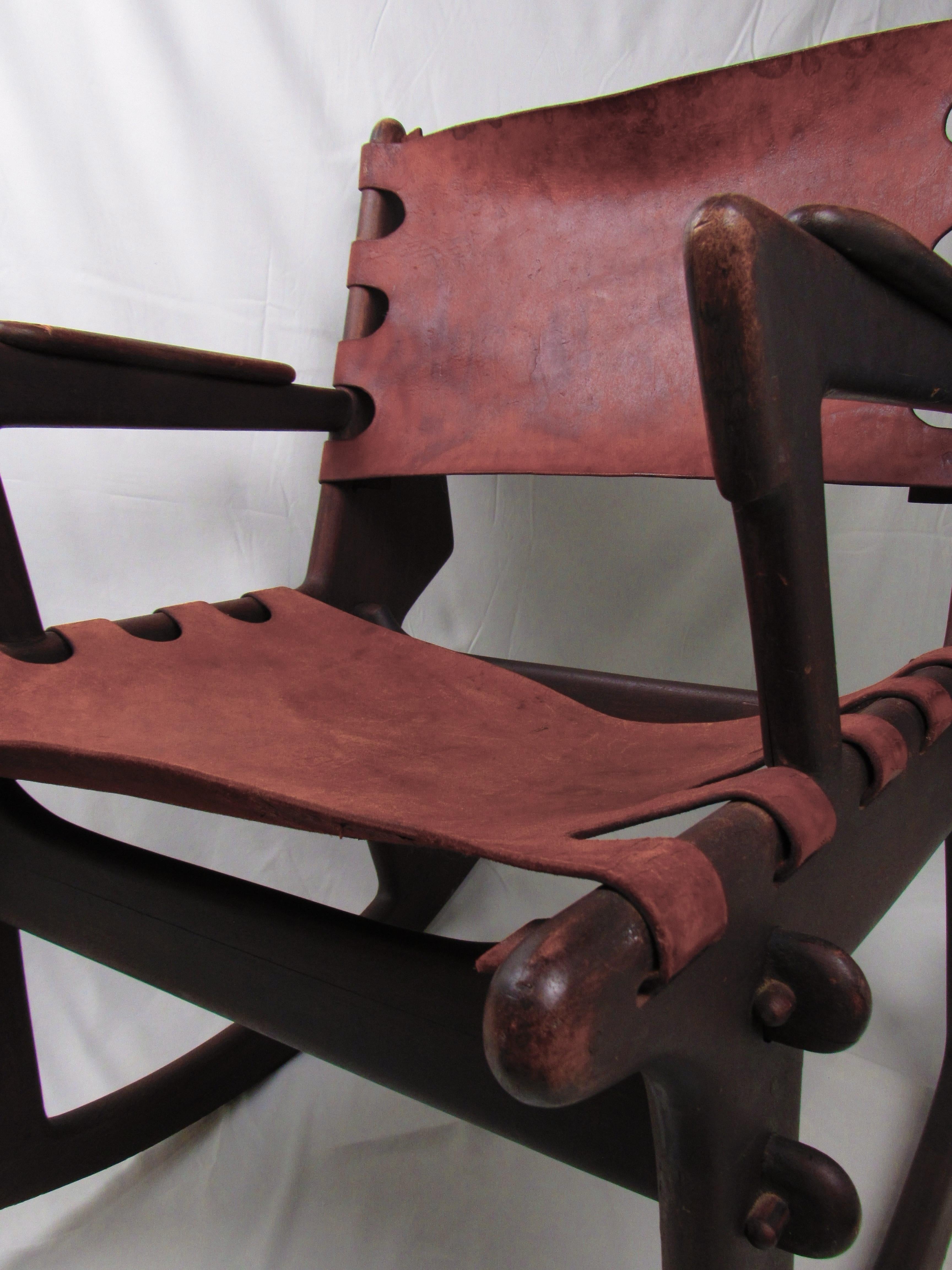 Pelle Sedia a dondolo Angel Pazmino, legno e pelle vintage in vendita