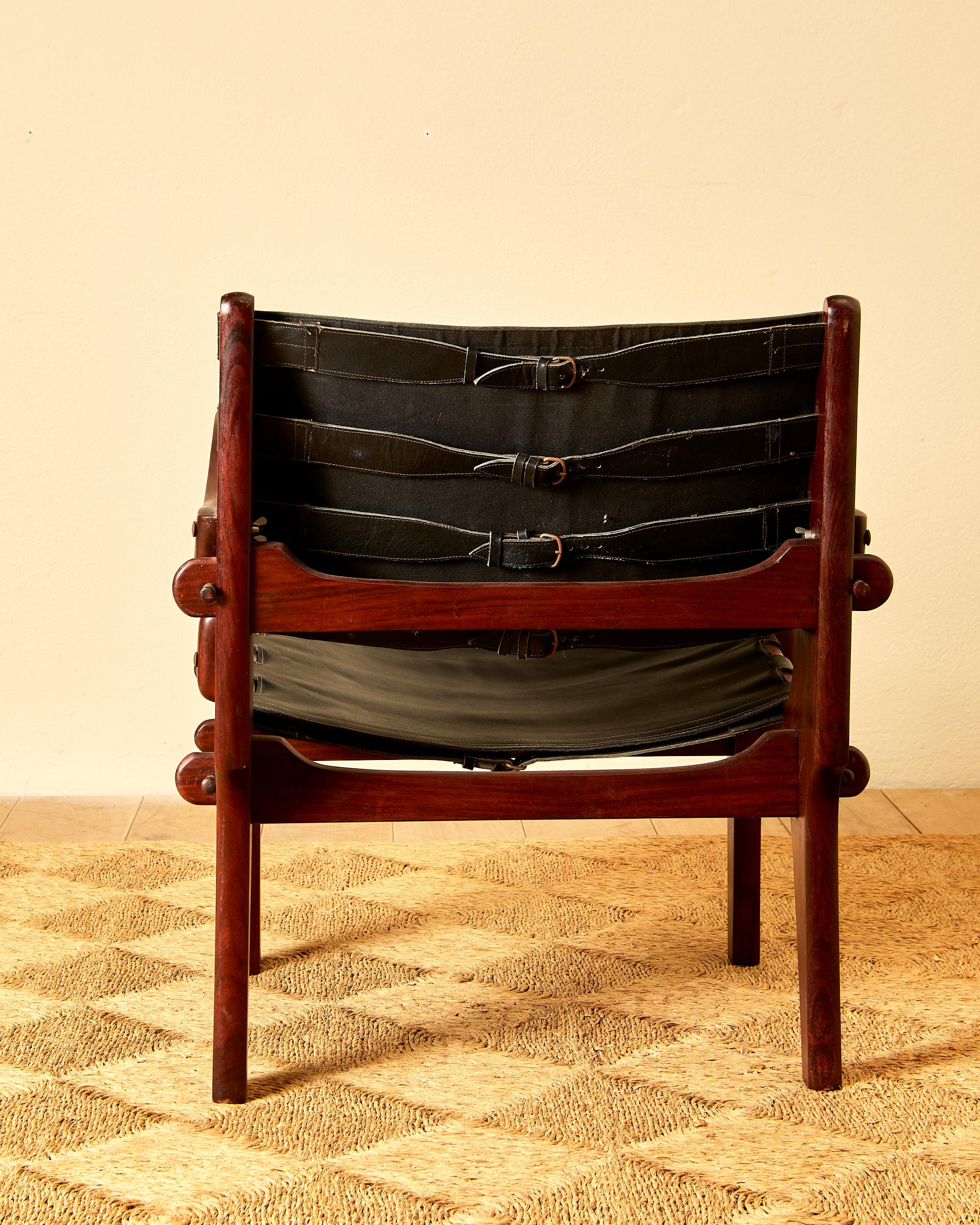 Angel Pazmino, Suite of four armchairs, leather and wood, circa 1960, Ecuador. For Sale 1