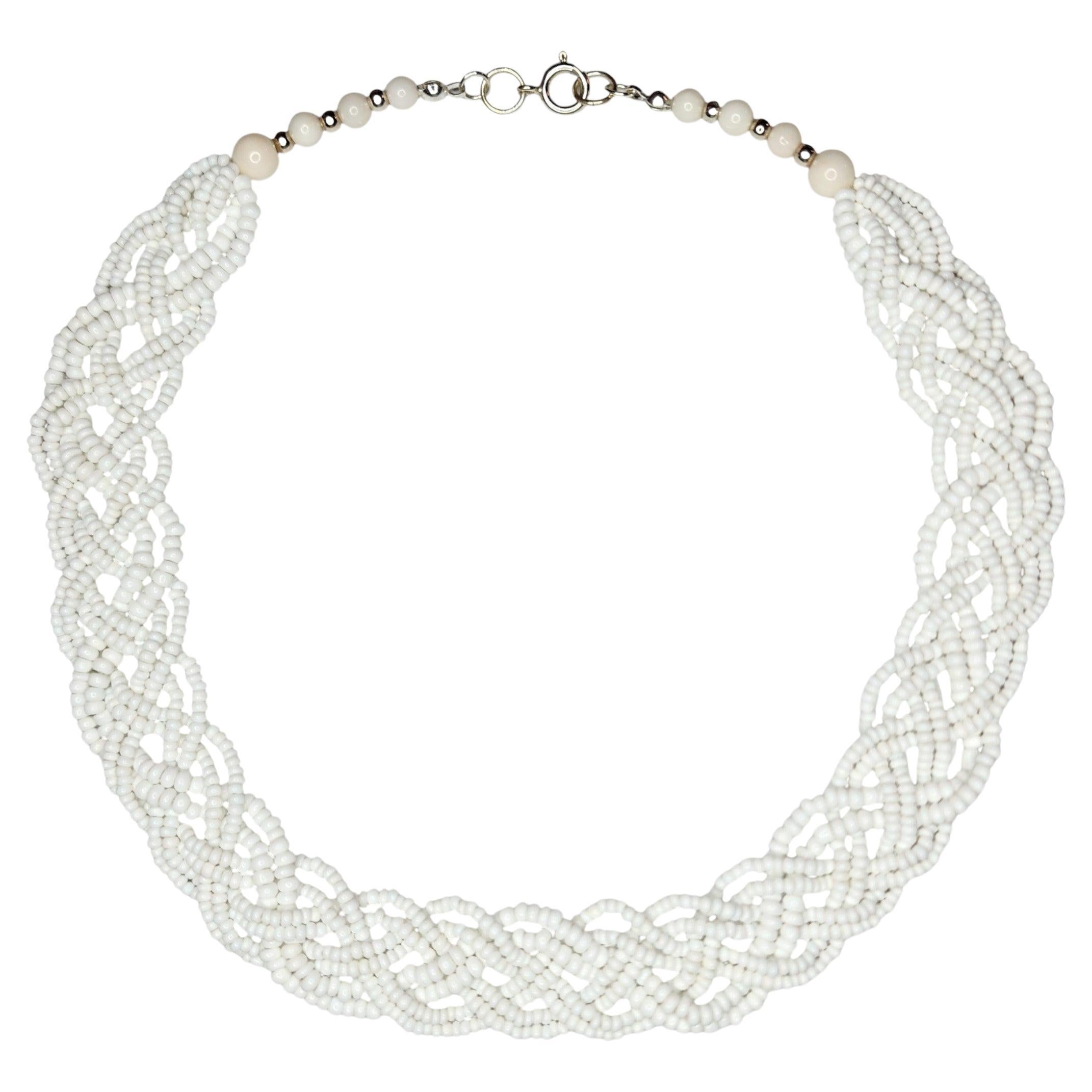 Angel Skin Coral and Seeded Milk Glass Beaded Necklace with Sterling Silver en vente