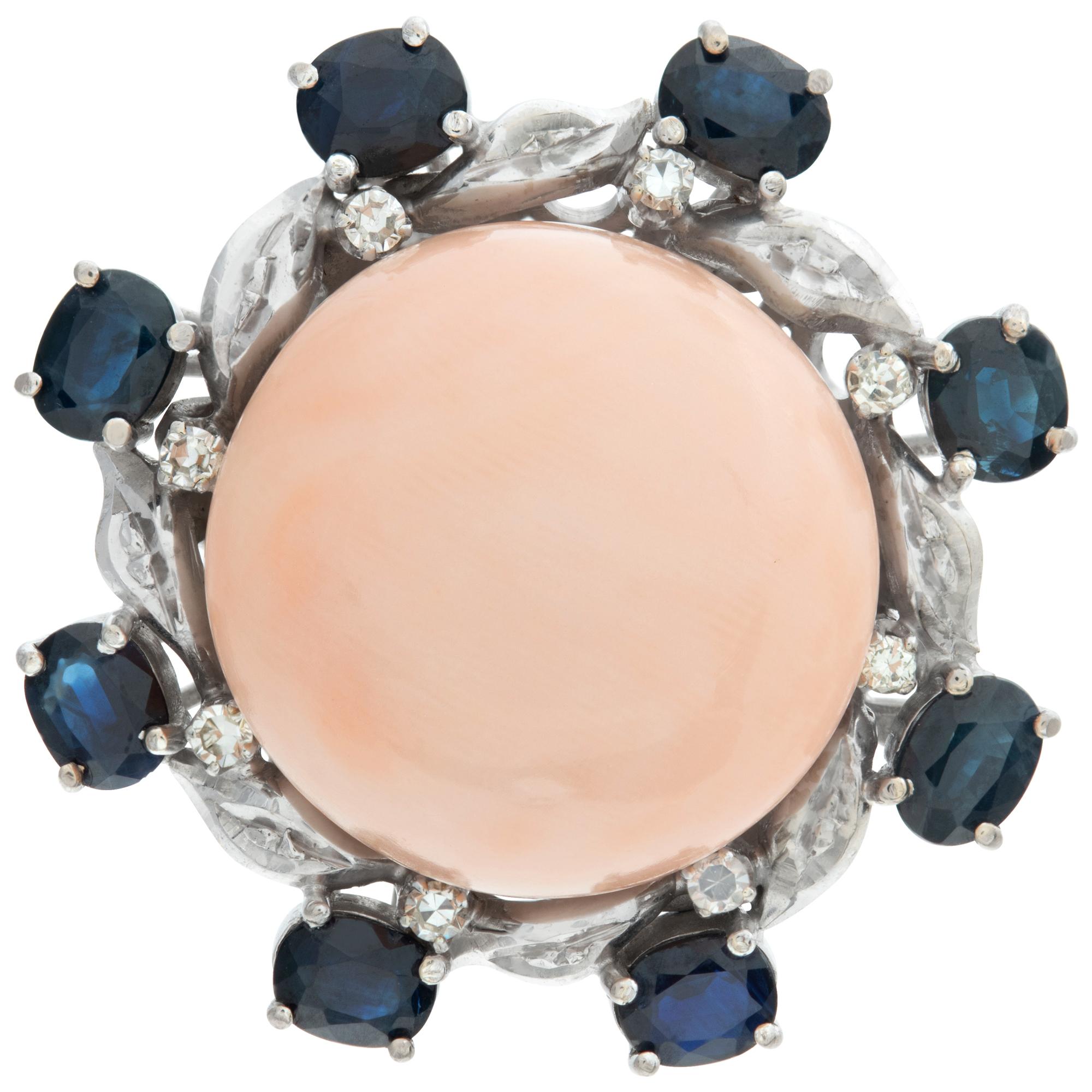 Anillo de cuentas de coral 