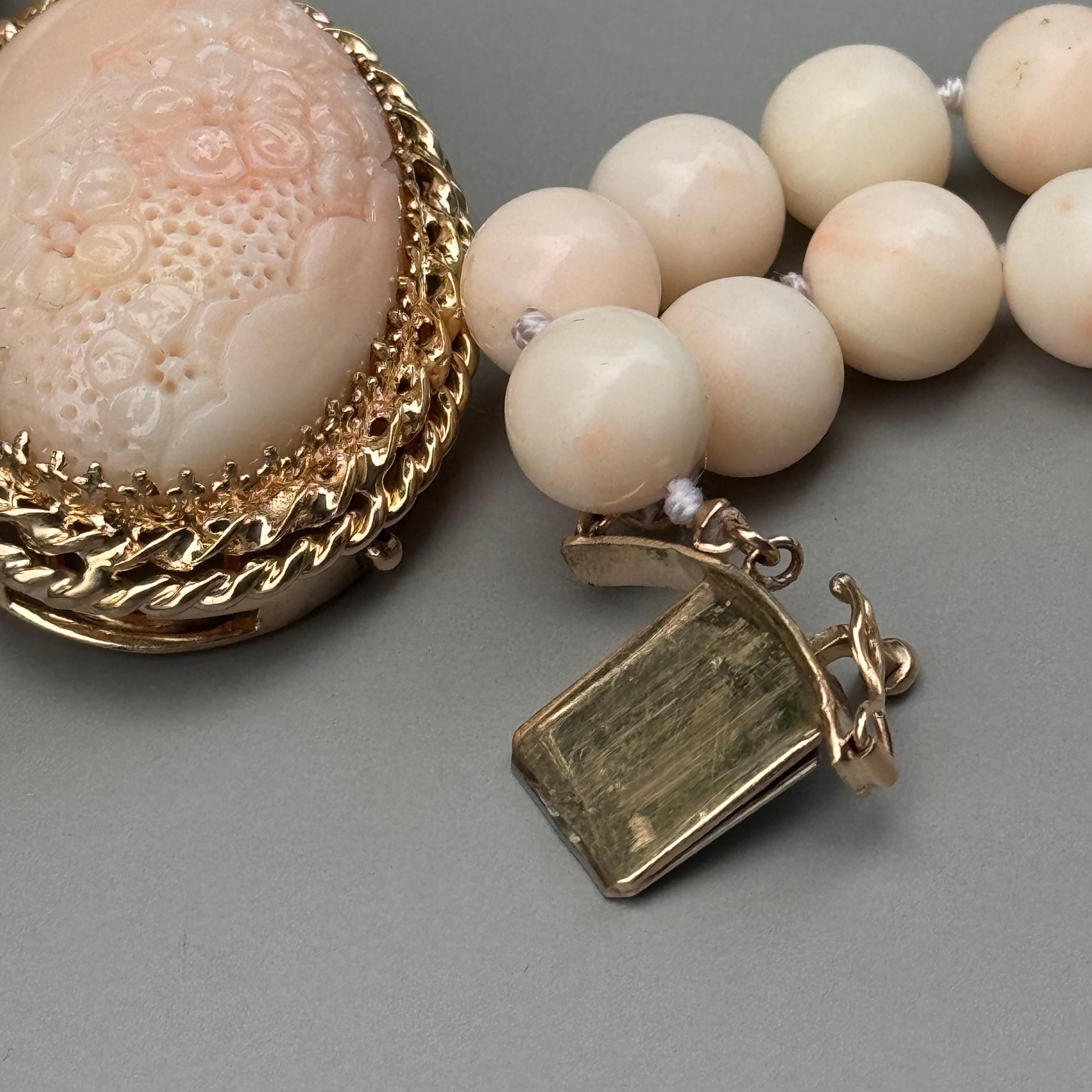 Angel Skin Coral Bead Necklace Large Carved Flower 14k Gold Claps For Sale 3