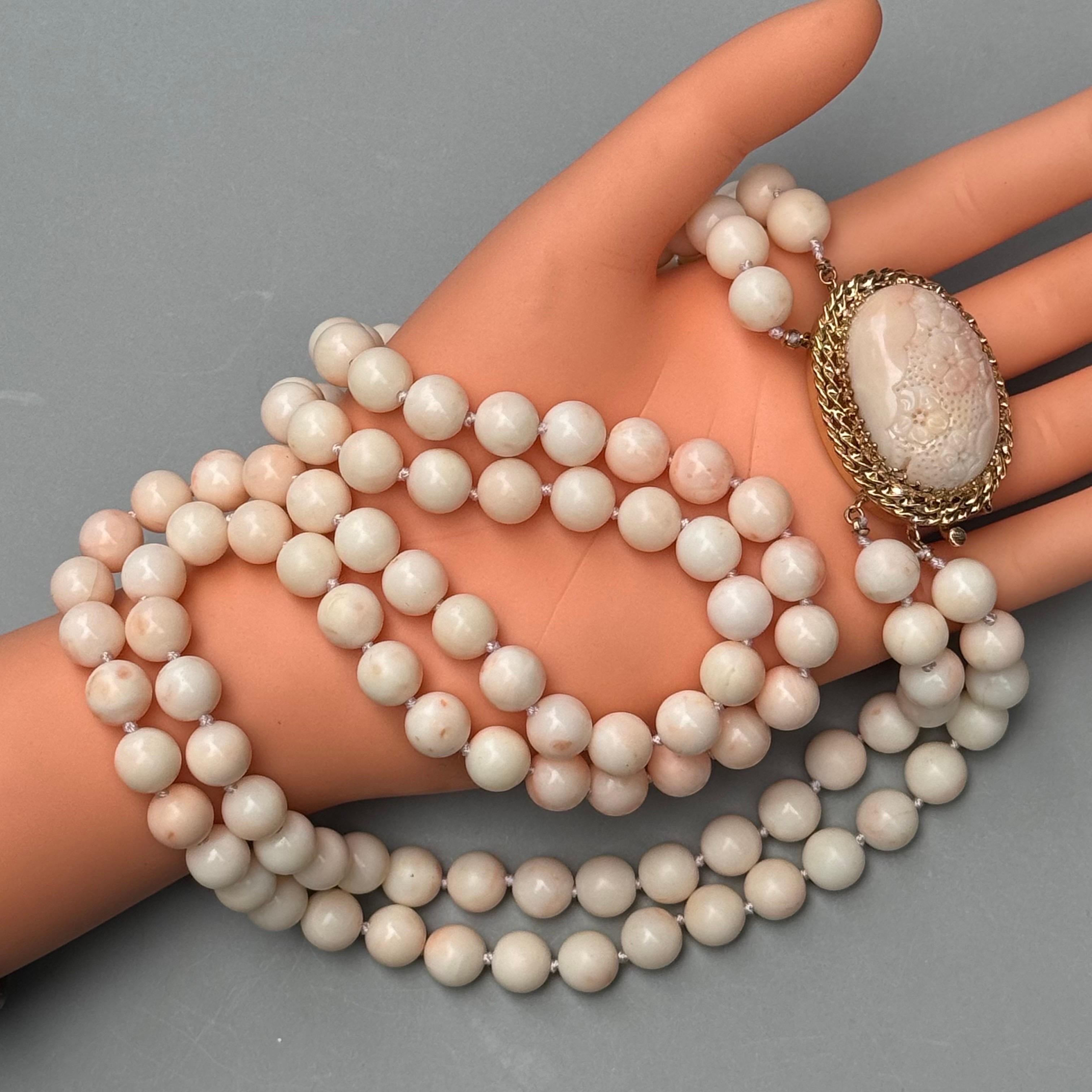 Angel Skin Coral Bead Necklace Large Carved Flower 14k Gold Claps For Sale 8