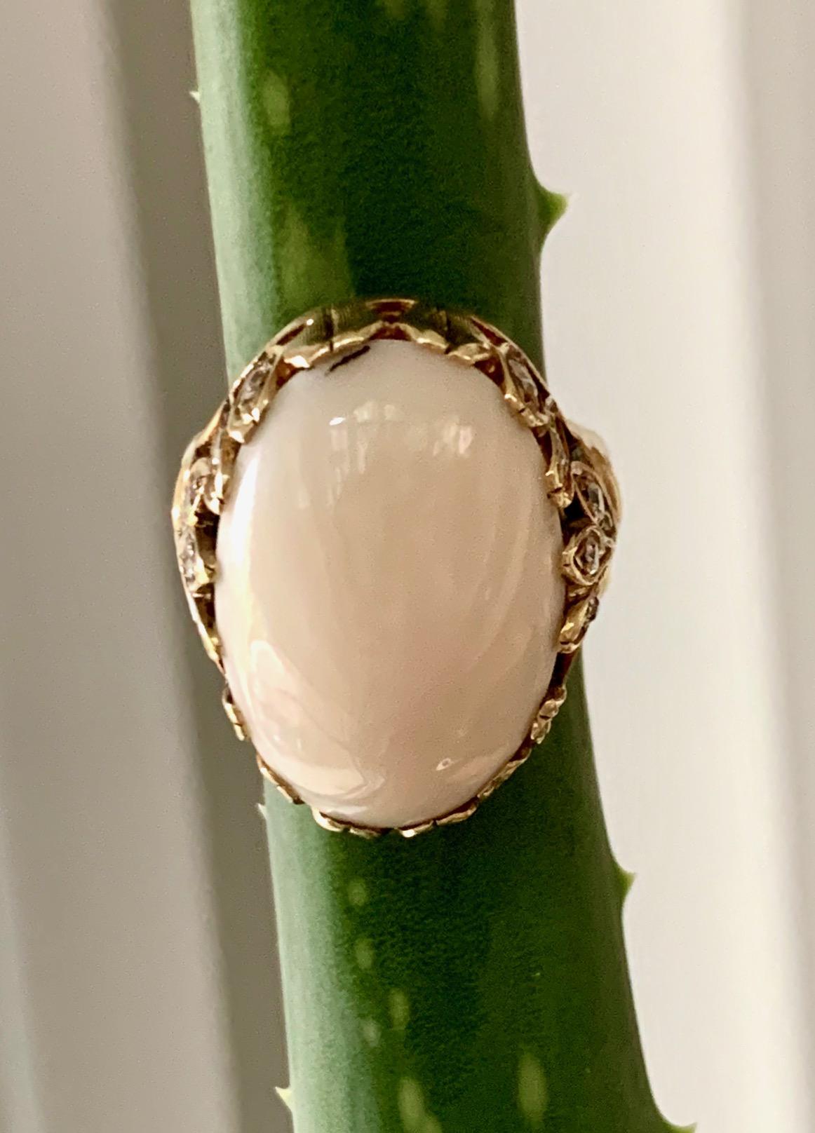 Angel Skin Coral Cabochon and Diamond 18 Karat Yellow Gold Ring - Size 6 1/4 In Good Condition In St. Louis Park, MN