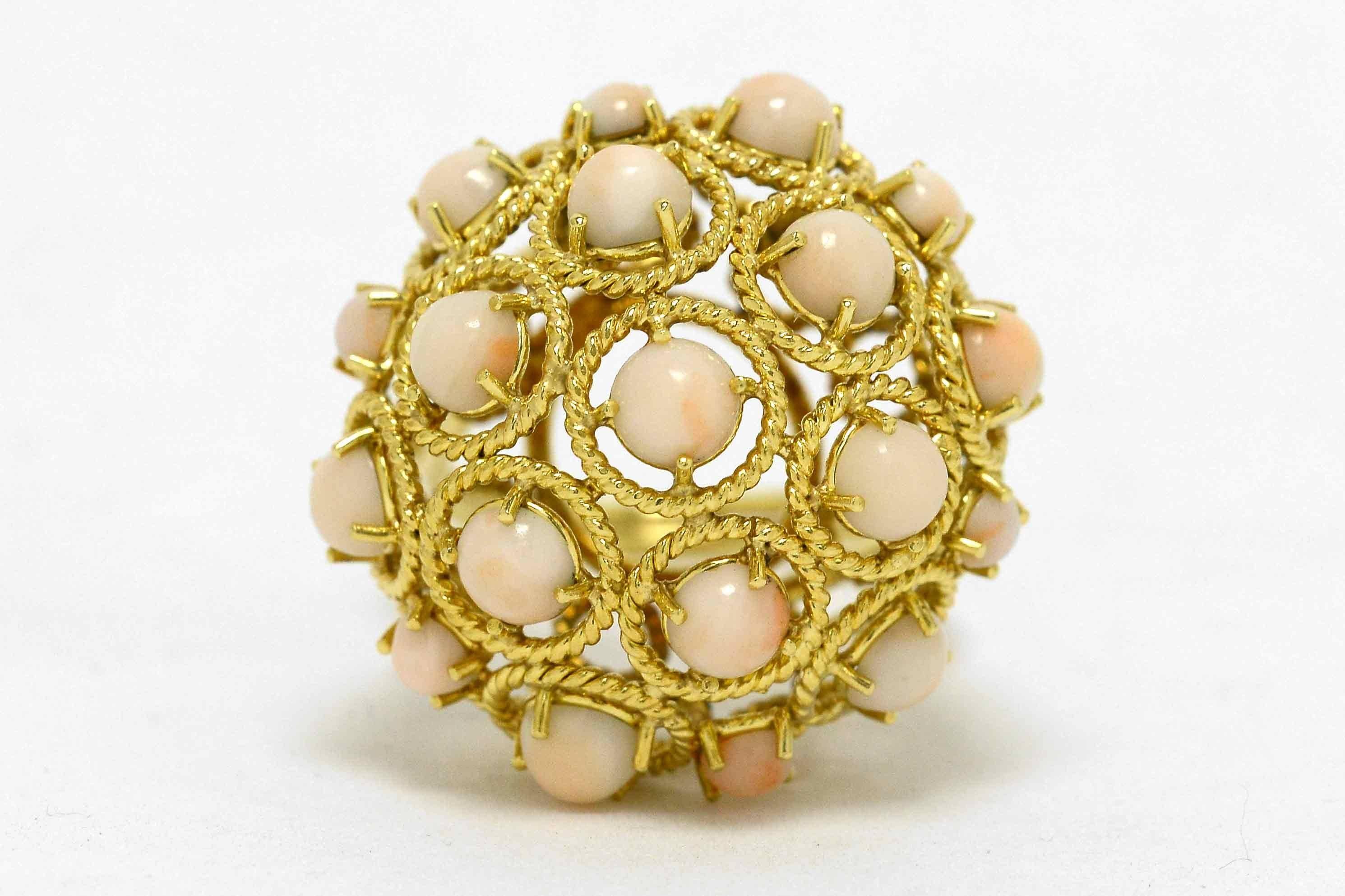  Angel Skin Coral Cocktail Ring Statement Mod 1970s Modernist Hollywood 18k Gold In Good Condition In Santa Barbara, CA