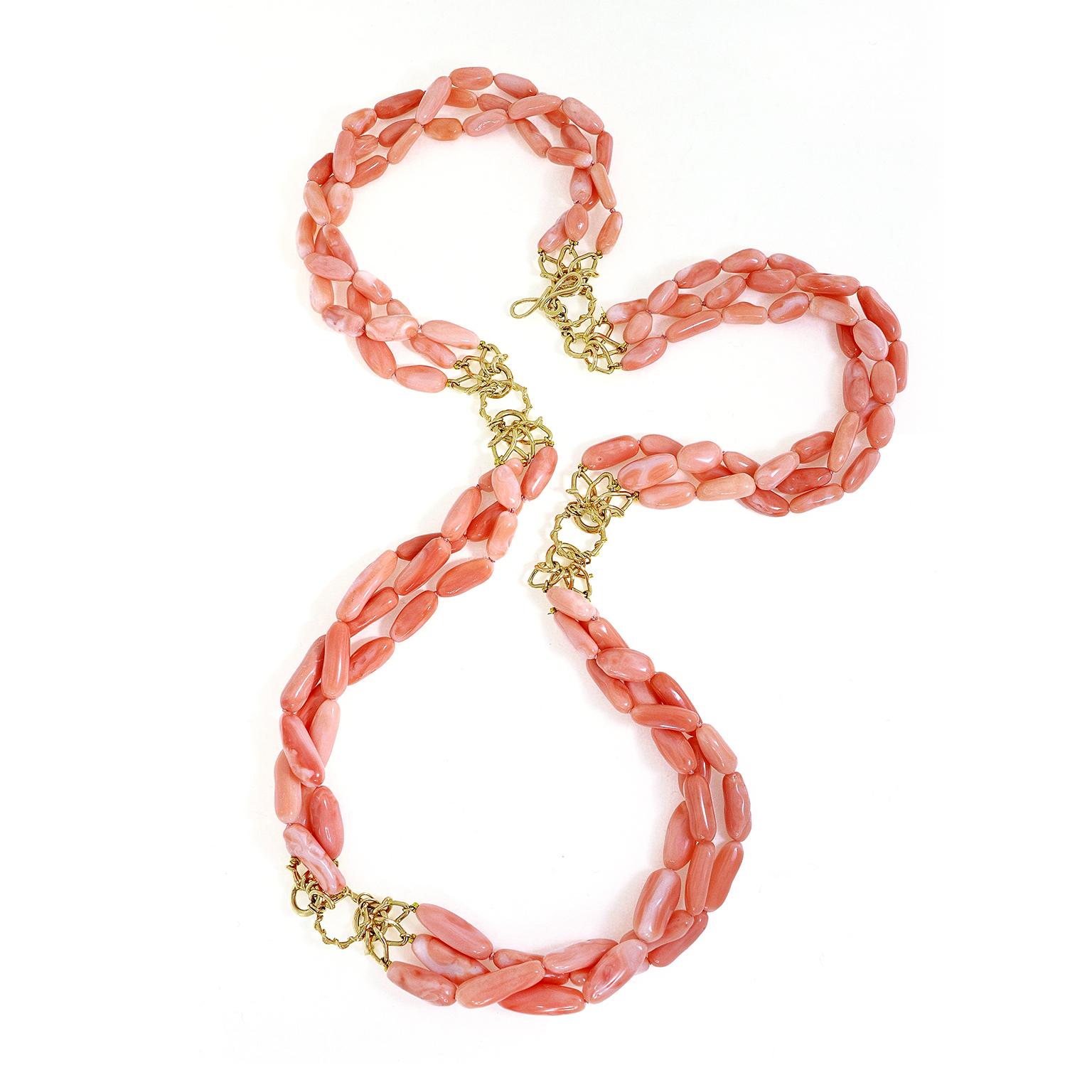 Engelshaut Koralle 18K Gelbgold Halskette (Perle) im Angebot
