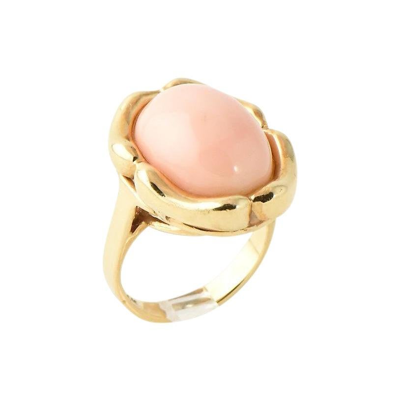 Angel Skin Coral Oval Cabochon in Bamboo Style Yellow Gold Ring In Good Condition For Sale In Miami Beach, FL
