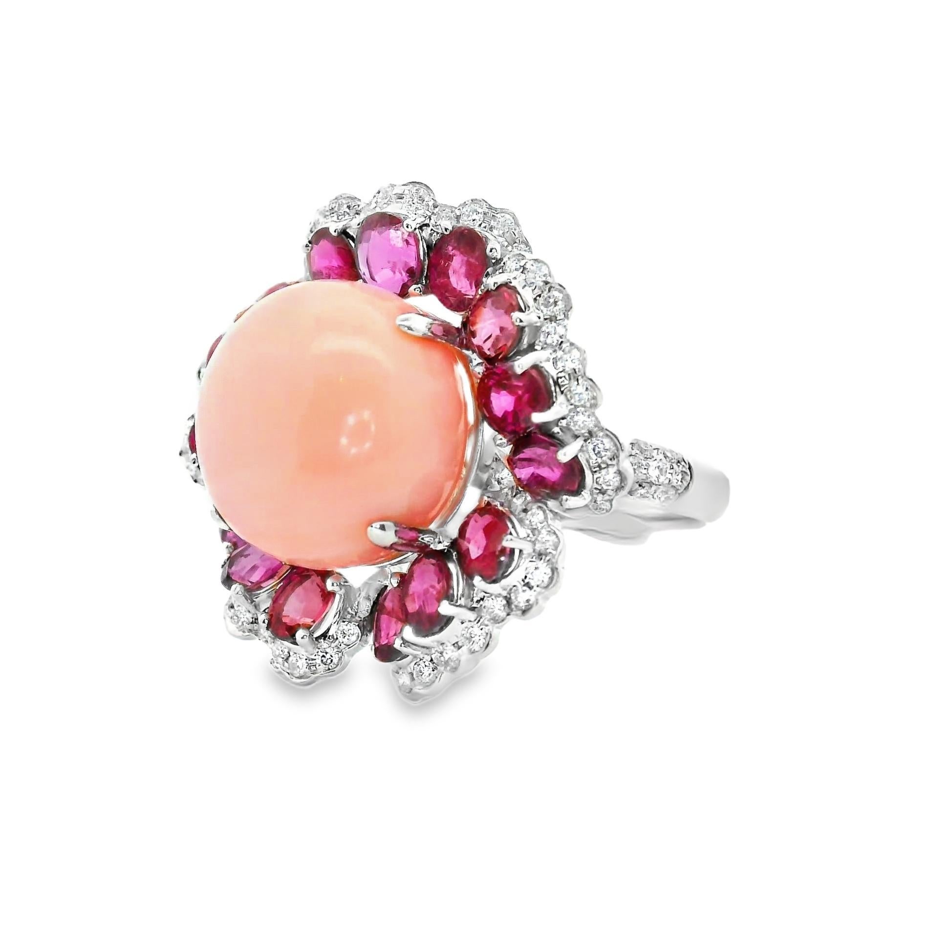 Anillo de Cóctel Floral Piel de Ángel Coral Rubí Diamante Oro Blanco 18k Corte de bola en venta
