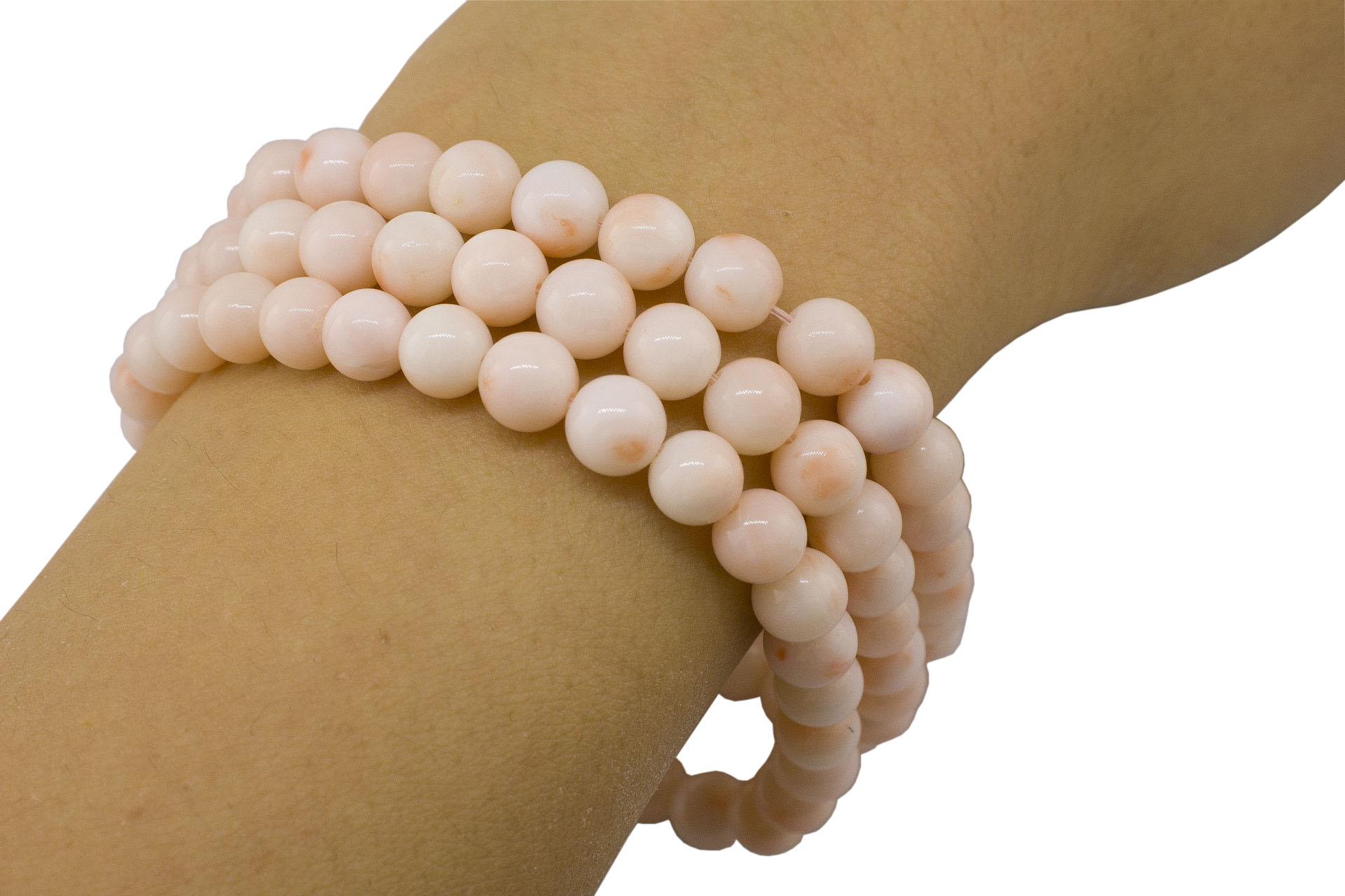 Women's Pink Coral Spheres, 18K Yellow Gold Closure Link Bracelet For Sale