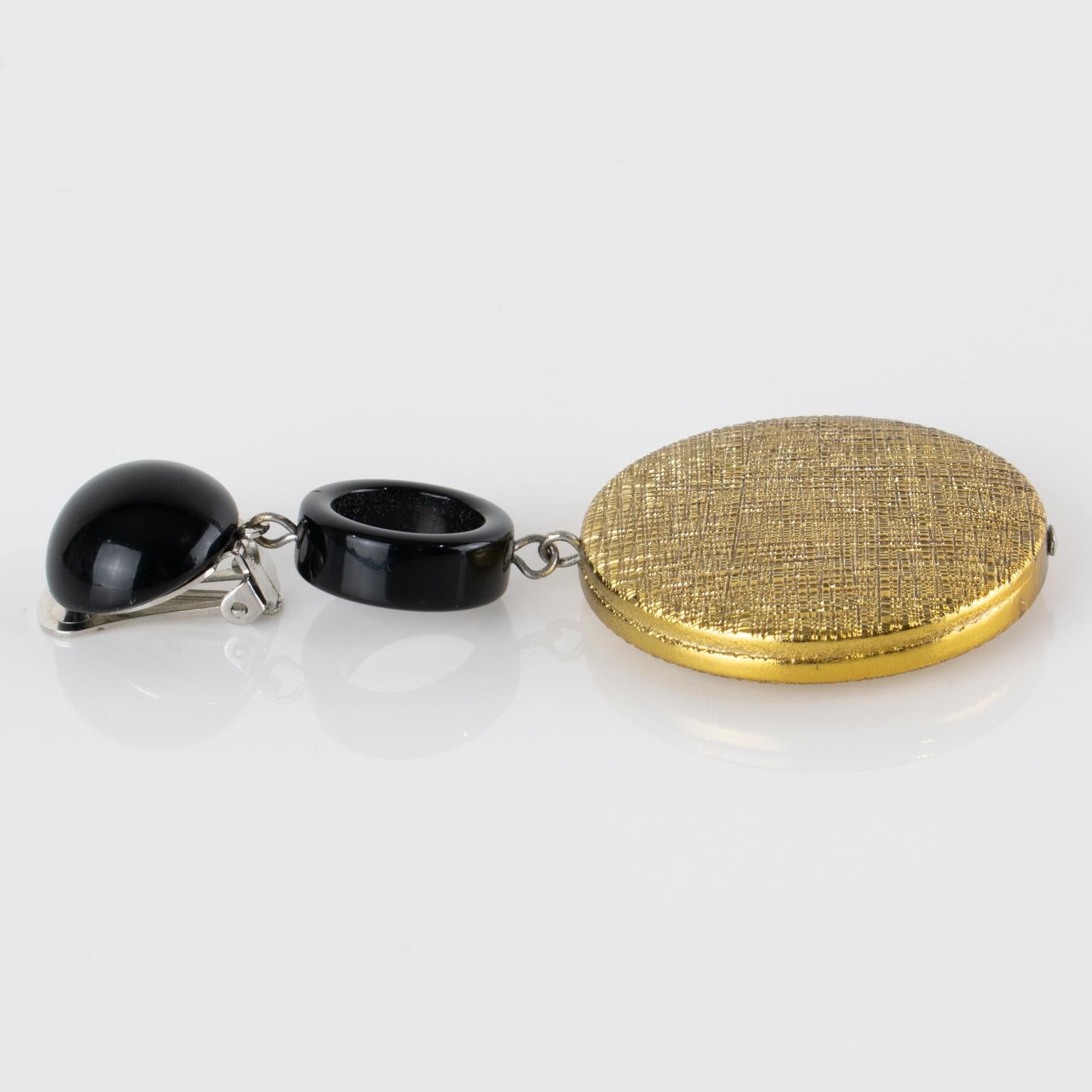 Angela Caputi - Boucles d'oreilles clip à disque en résine noire et dorée en vente 3