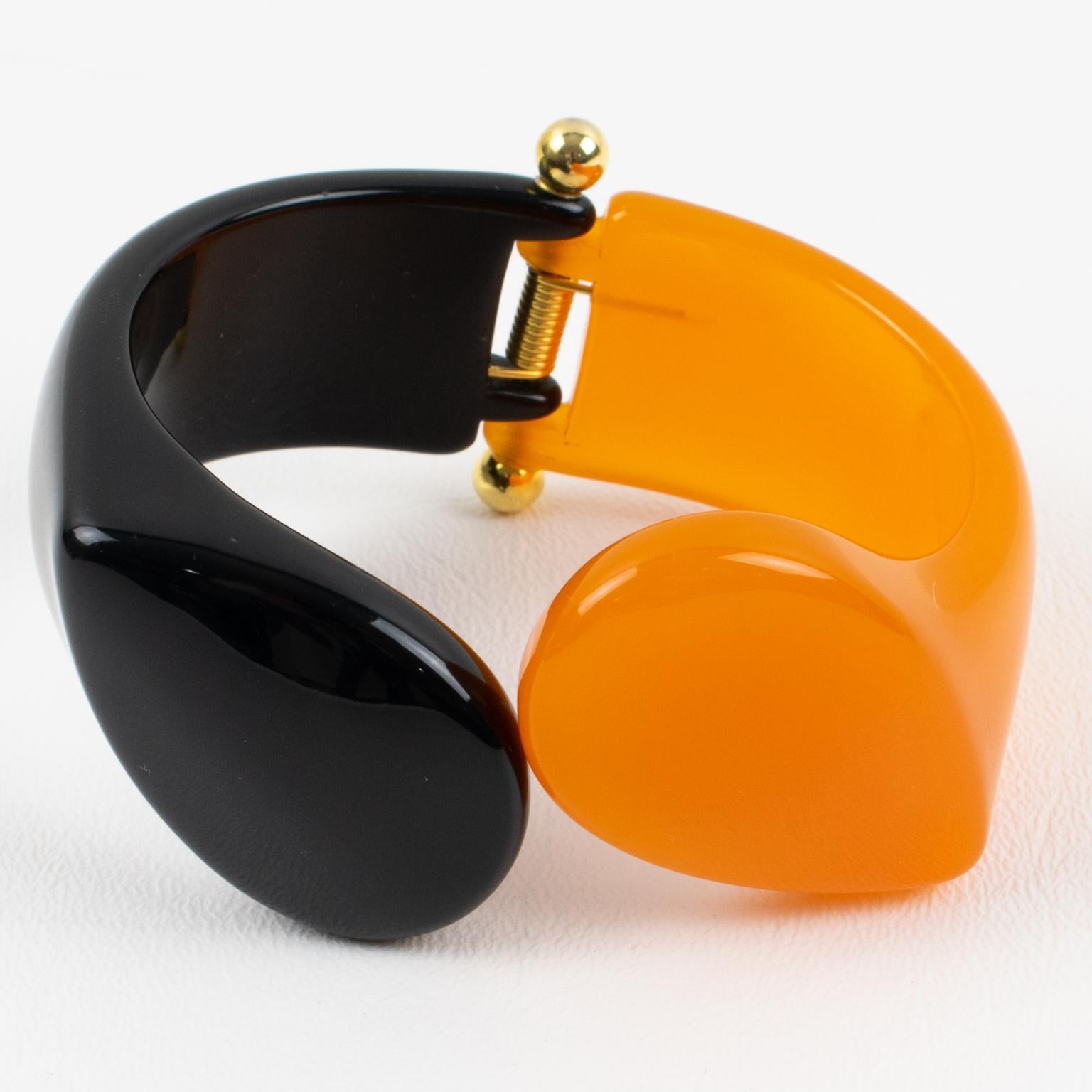 Angela Caputi Armband aus schwarzem und orangefarbenem Harz mit Klappverschluss (Moderne) im Angebot