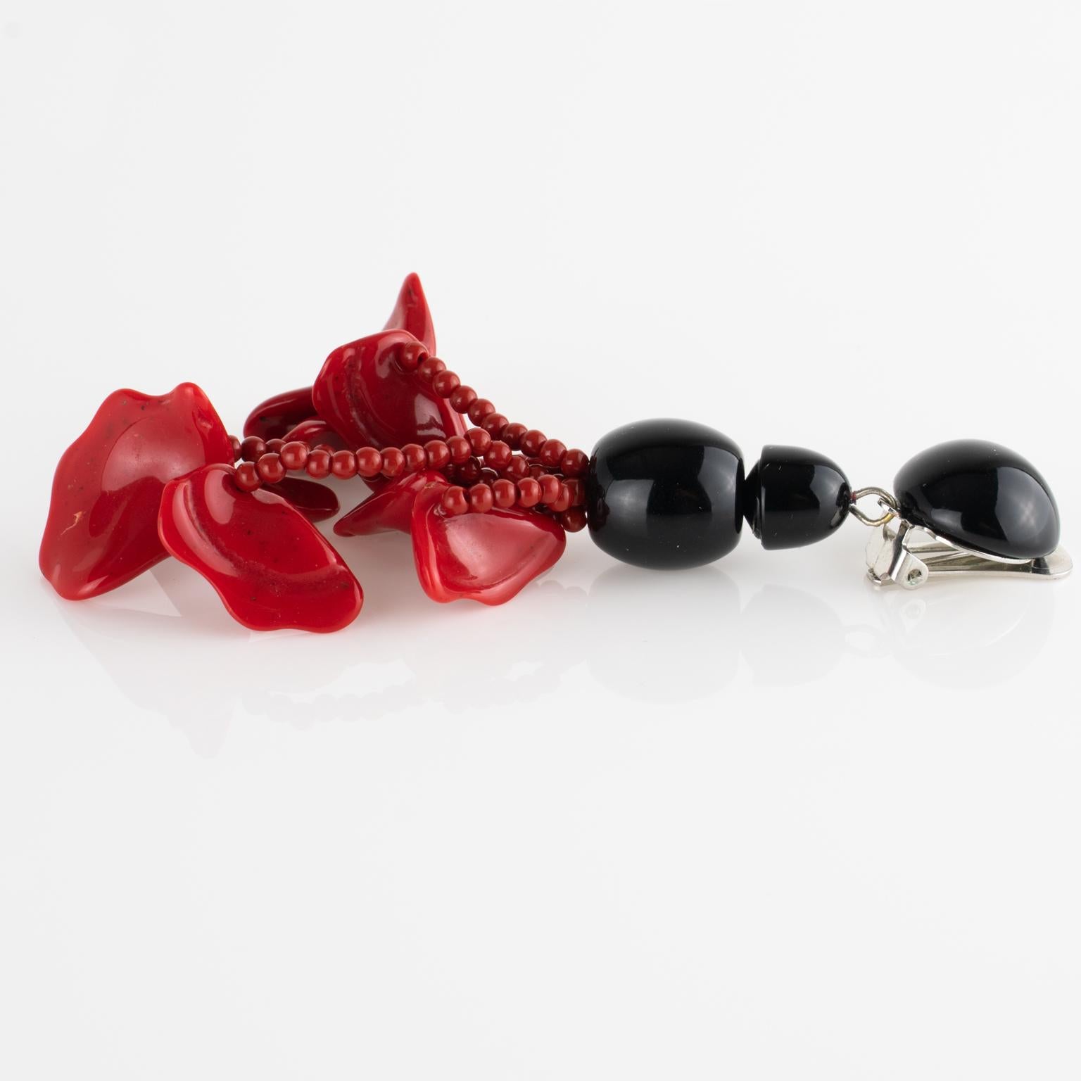 Angela Caputi - Boucles d'oreilles à clip en résine avec pendentifs en cinabre noir et rouge en vente 3