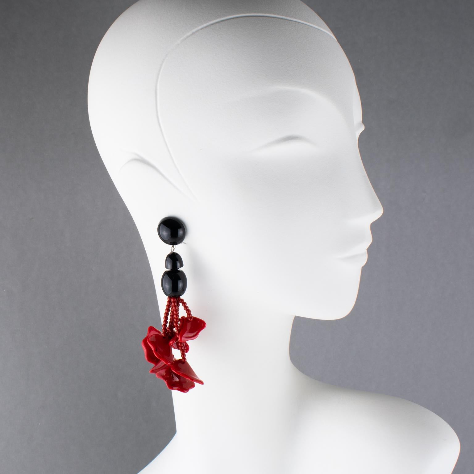 Angela Caputi - Boucles d'oreilles à clip en r�ésine avec pendentifs en cinabre noir et rouge en vente 4