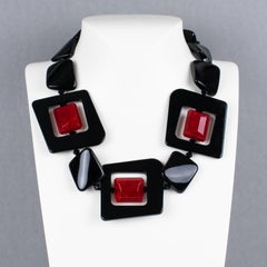 Angela Caputi Collar gargantilla de resina geométrica negra y roja