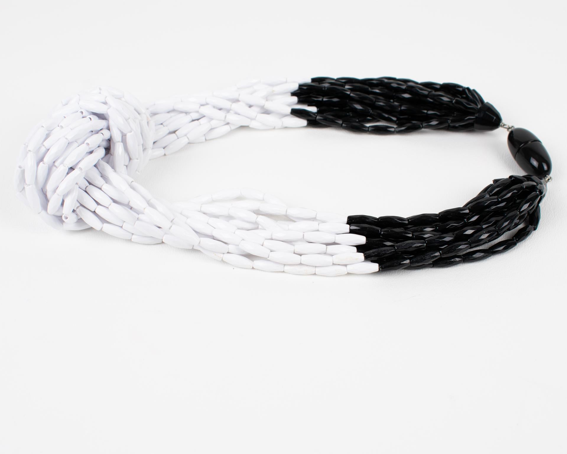 Angela Caputi Collier ras du cou à plusieurs brins noués en résine noire et blanche Unisexe en vente