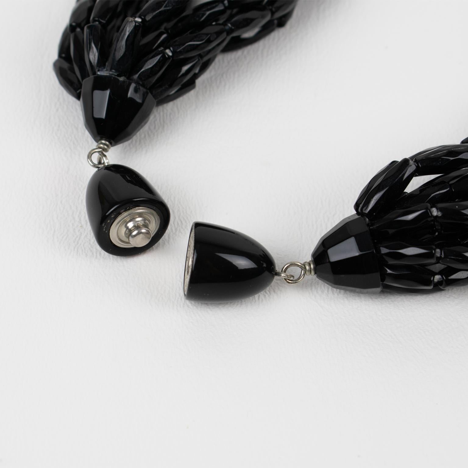 Angela Caputi Collier ras du cou à plusieurs brins noués en résine noire et blanche en vente 1