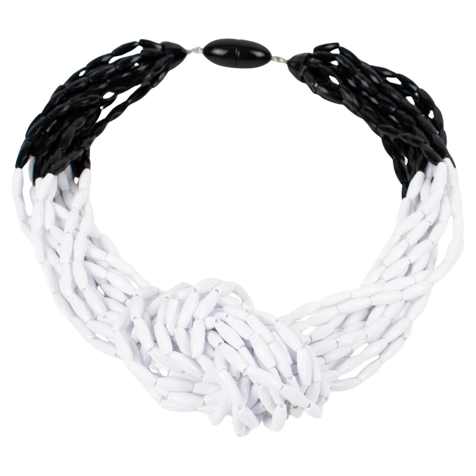 Angela Caputi Collier ras du cou à plusieurs brins noués en résine noire et blanche