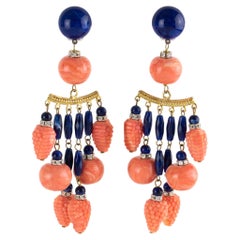 Angela Caputi - Boucles d'oreilles pendantes chandelier en résine de corail et lapis