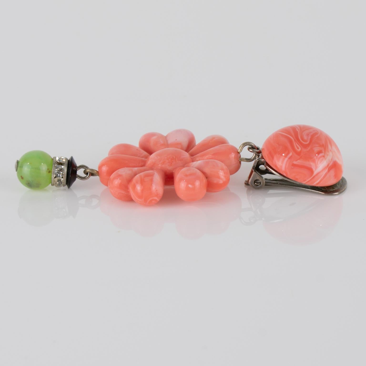 Angela Caputi Boucles d'oreilles à clip en résine avec faux corail et jade en vente 2