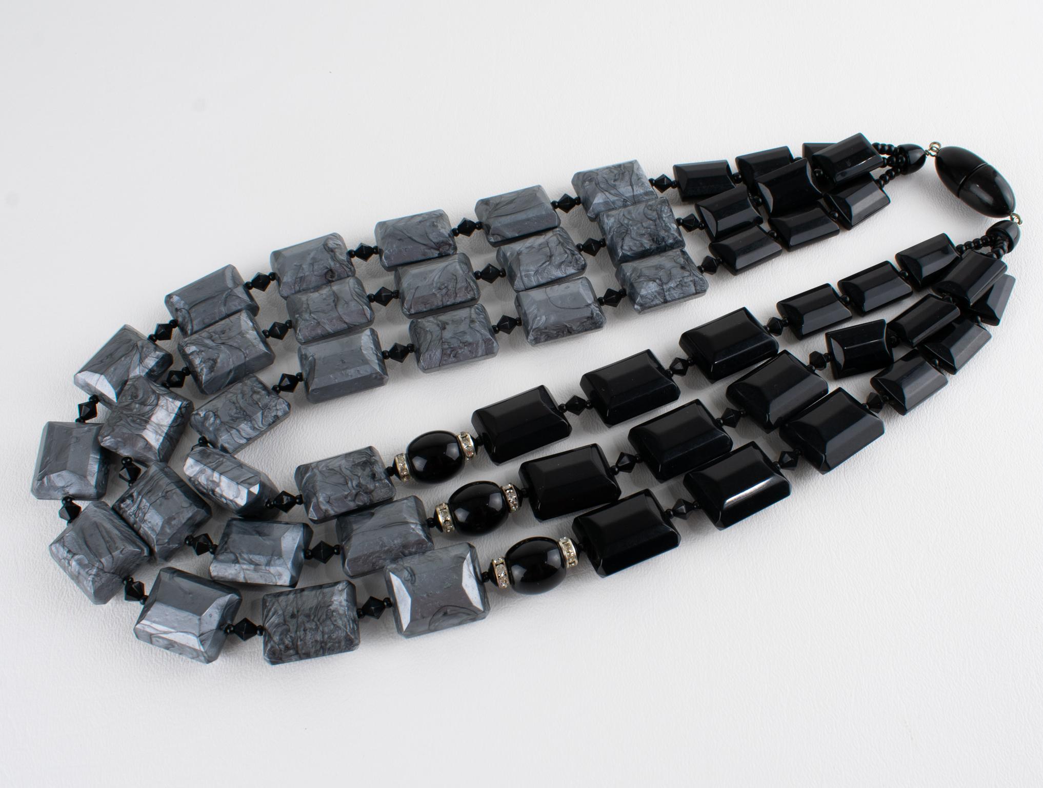 Angela Caputi - Collana girocollo in resina a più fili, nero e grigio perlato in vendita 2