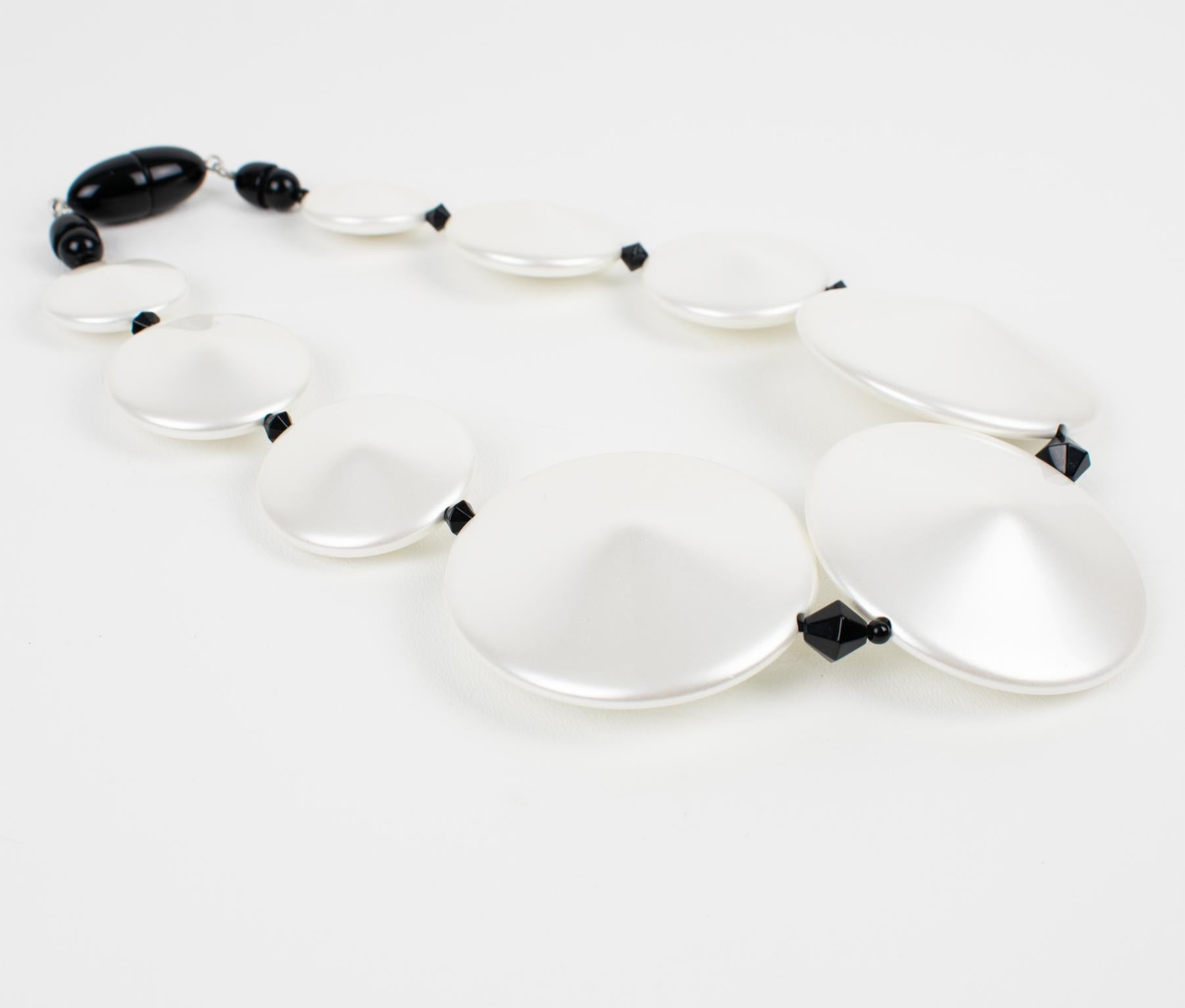 Angela Caputi Pearlized White and Black Resin Necklace In Excellent Condition For Sale In Atlanta, GA