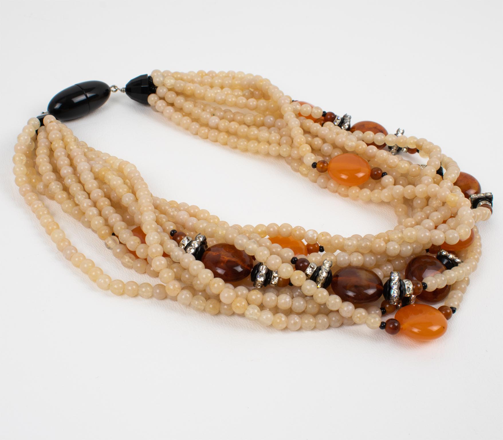 Moderne Angela Caputi Collier ras du cou multibrins en résine latte et ambre en vente