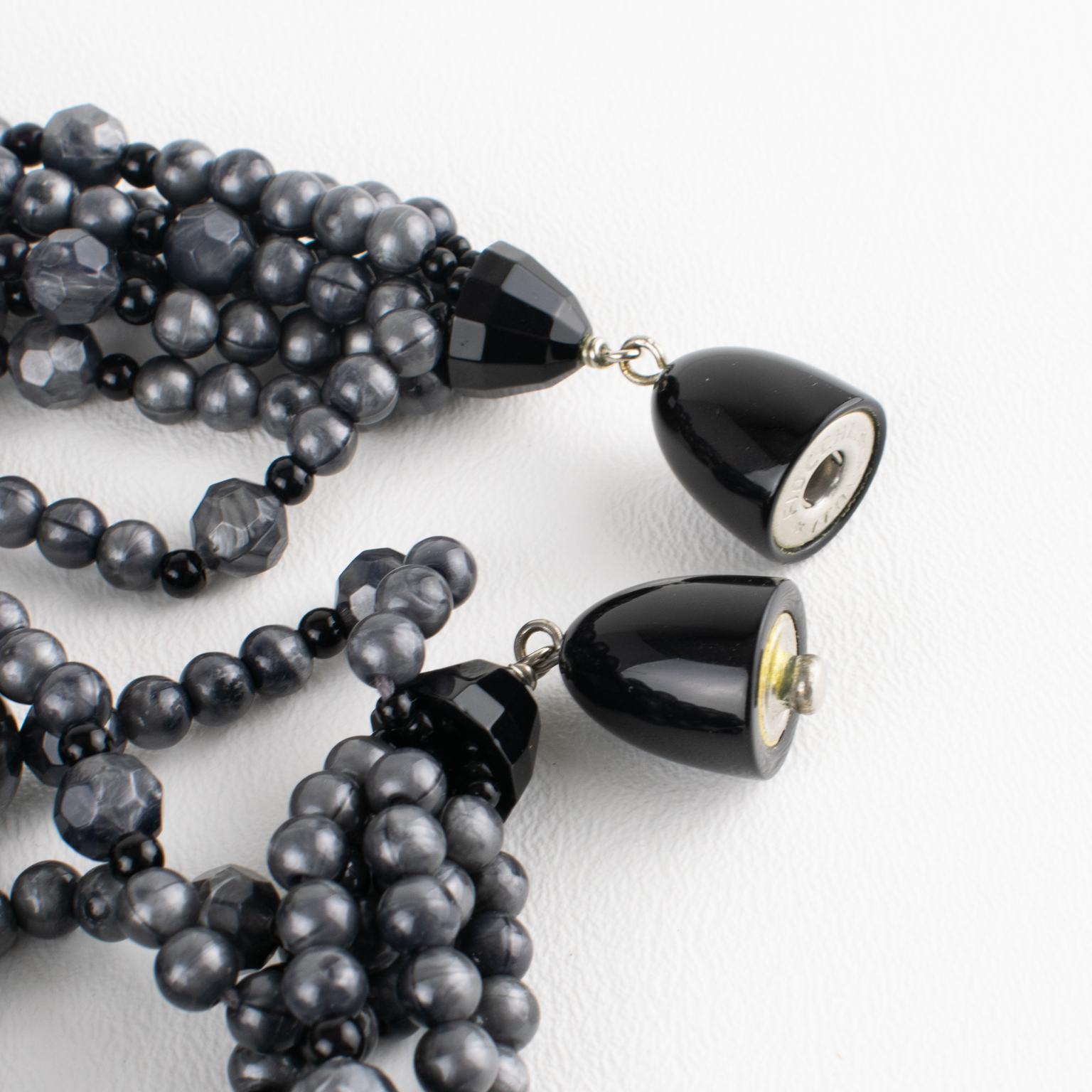 Angela Caputi - Collier de résine multibrins avec perles gris orageux en vente 6