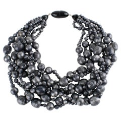 Angela Caputi - Collana in resina a più fili con perline grigio tempestoso