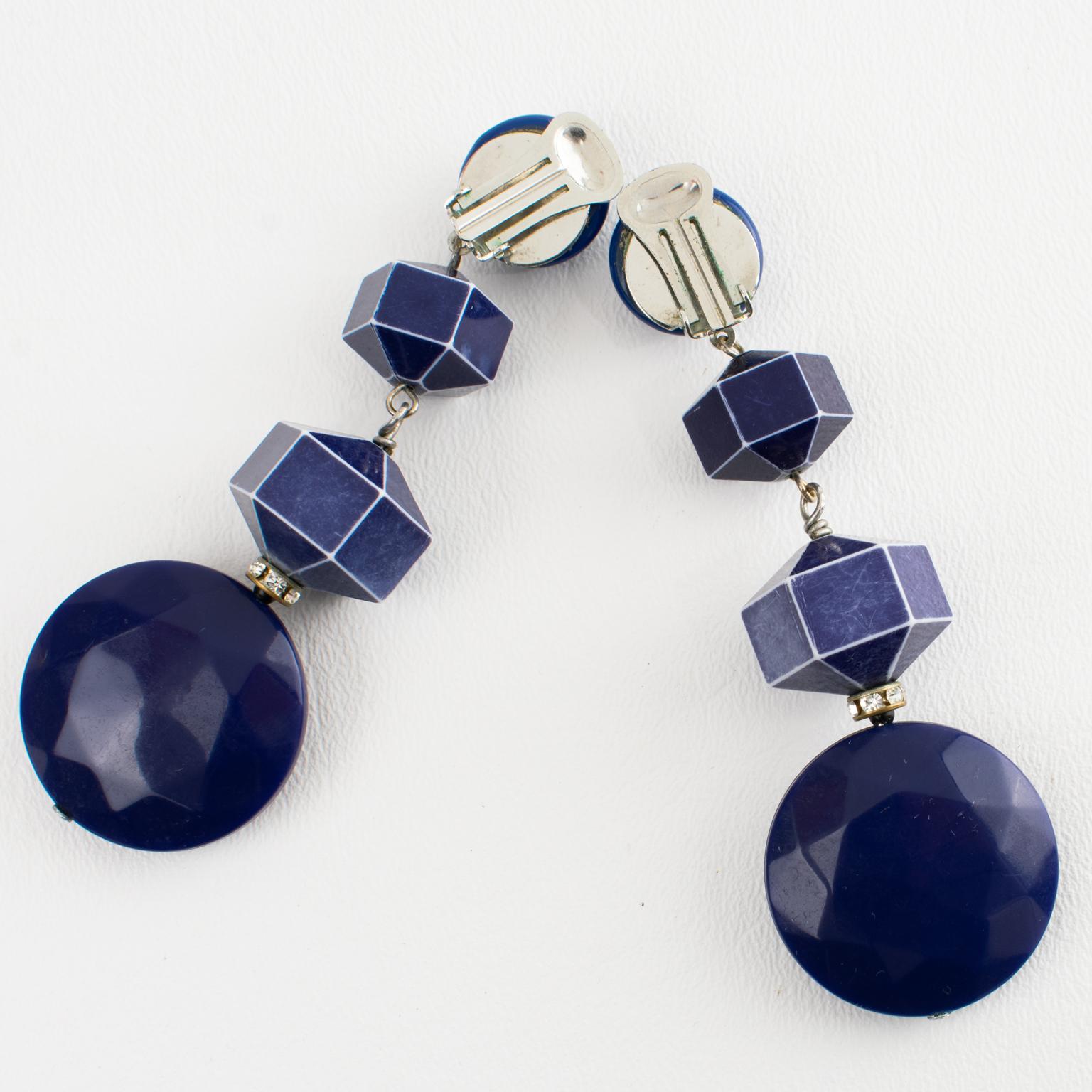 Angela Caputi Geometrische Clip-Ohrringe aus gewaschenem blauem Harz im Angebot 1