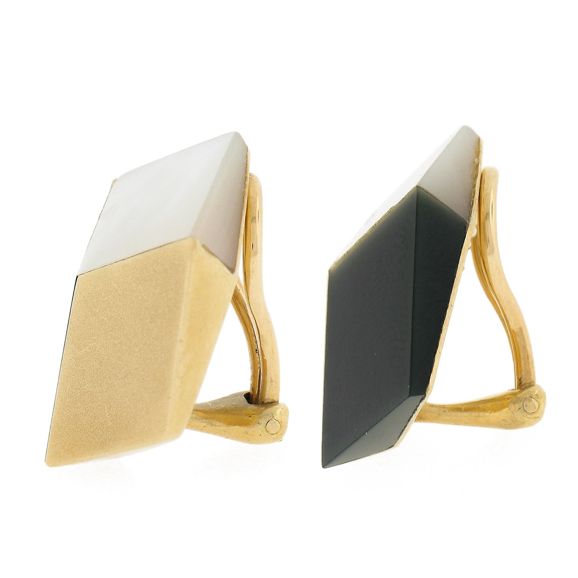 --Stone(s):--
(2) Natural Genuine Black Onyx & (2) Mother of Pearl - Custom Cut - Inlaid Set - Black & White Color

Material: Solid 18k Yellow Gold
Weight: 16.75 Grams
Backing: Clip On Closures (Pierced ears are NOT required)
Height: 24.4mm (0.96
