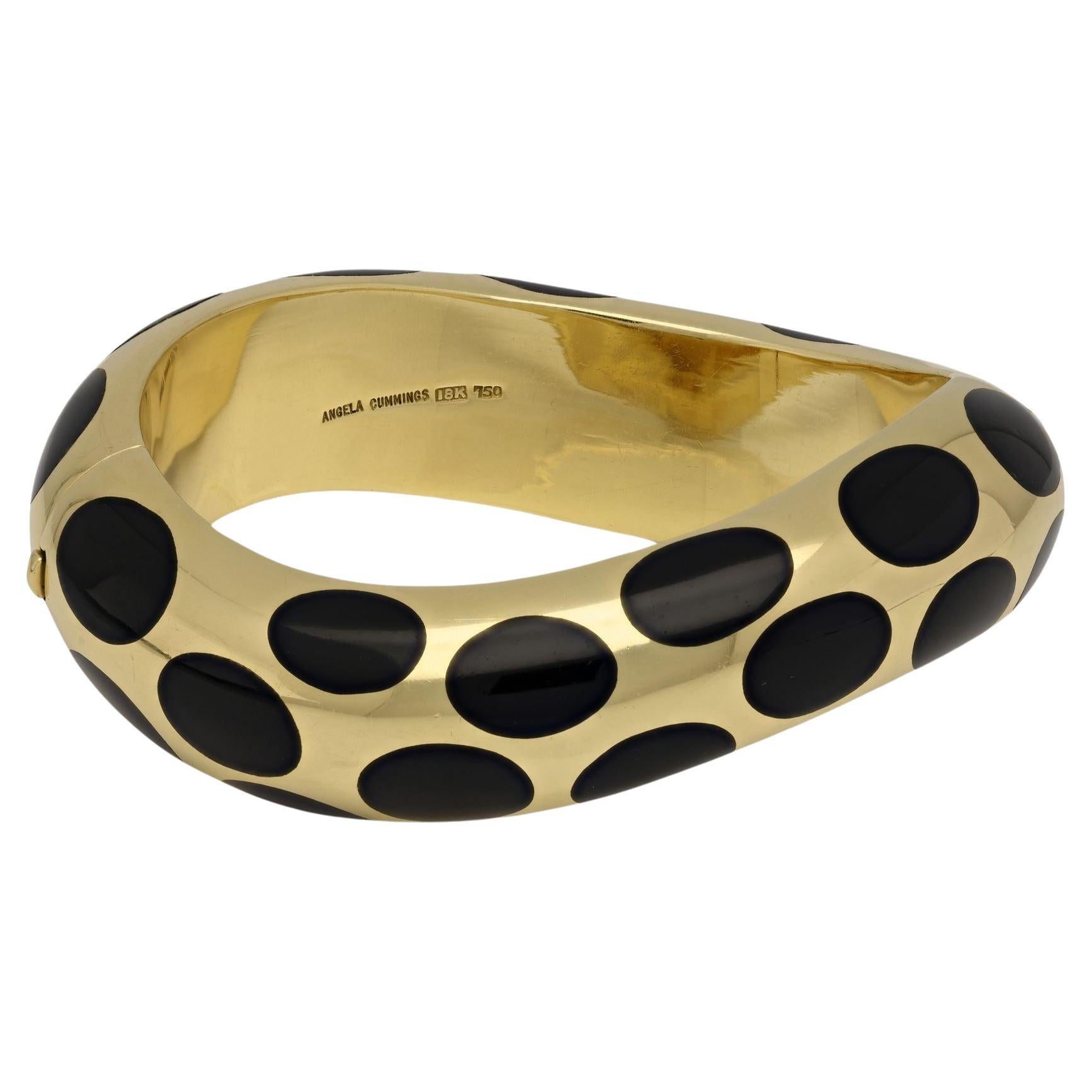 Angela Cummings 18ct Gold And Black Jade Hinged Bangle Circa 1980s For Sale