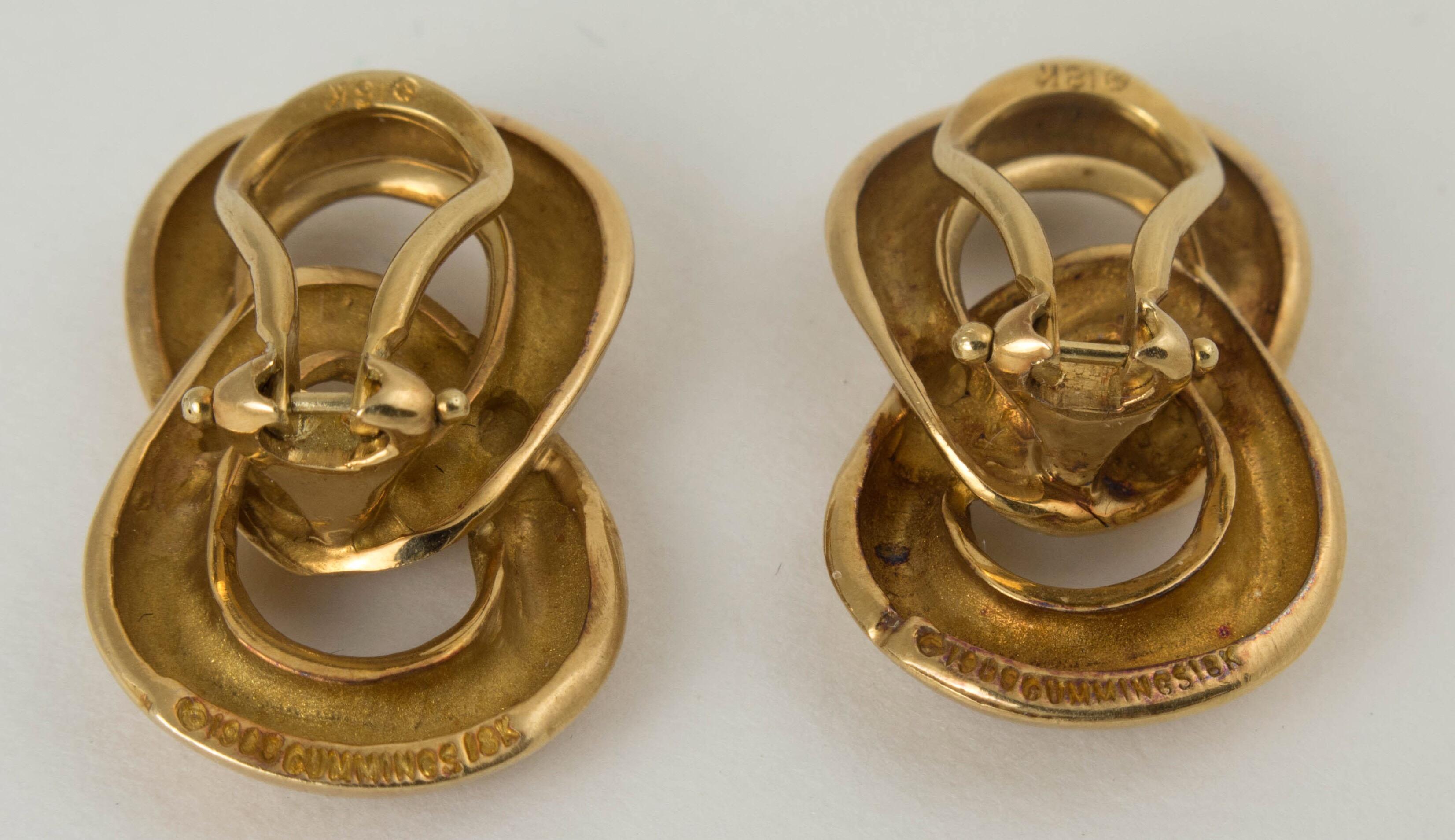 Women's Angela Cummings 18 Karat Brushed Gold Interlocking Figure 8 Clip Earrings For Sale