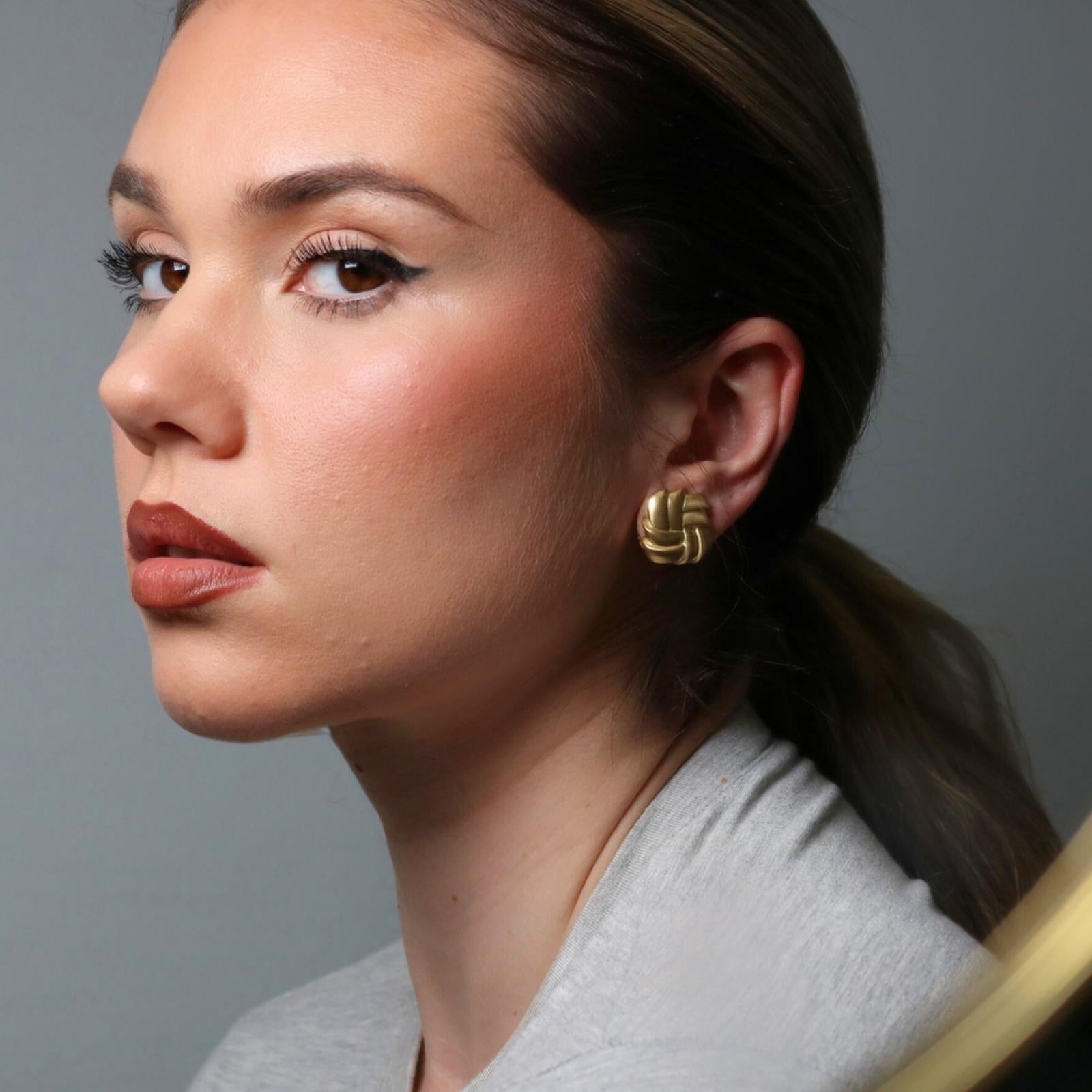 Angela Cummings 18K Earrings 1986 Woven Matted Finish Yellow Gold Clip Ons in vendita 10