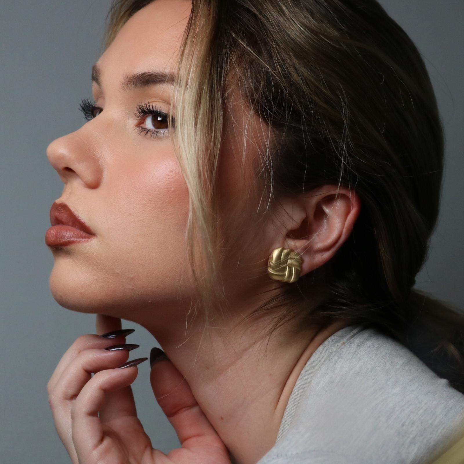 Angela Cummings 18K Earrings 1986 Woven Matted Finish Yellow Gold Clip Ons in vendita 11