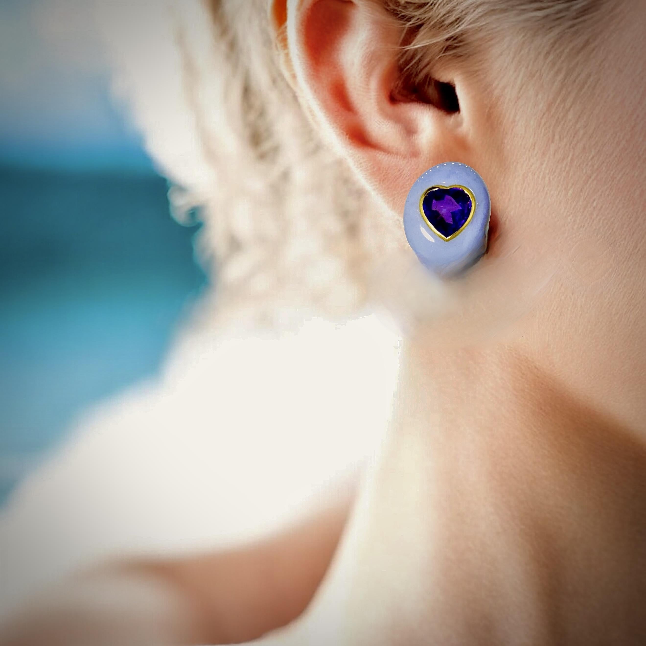 Contemporary Angela Cummings 18K Earrings with Heart Shaped Amethysts & Chalcedony For Sale