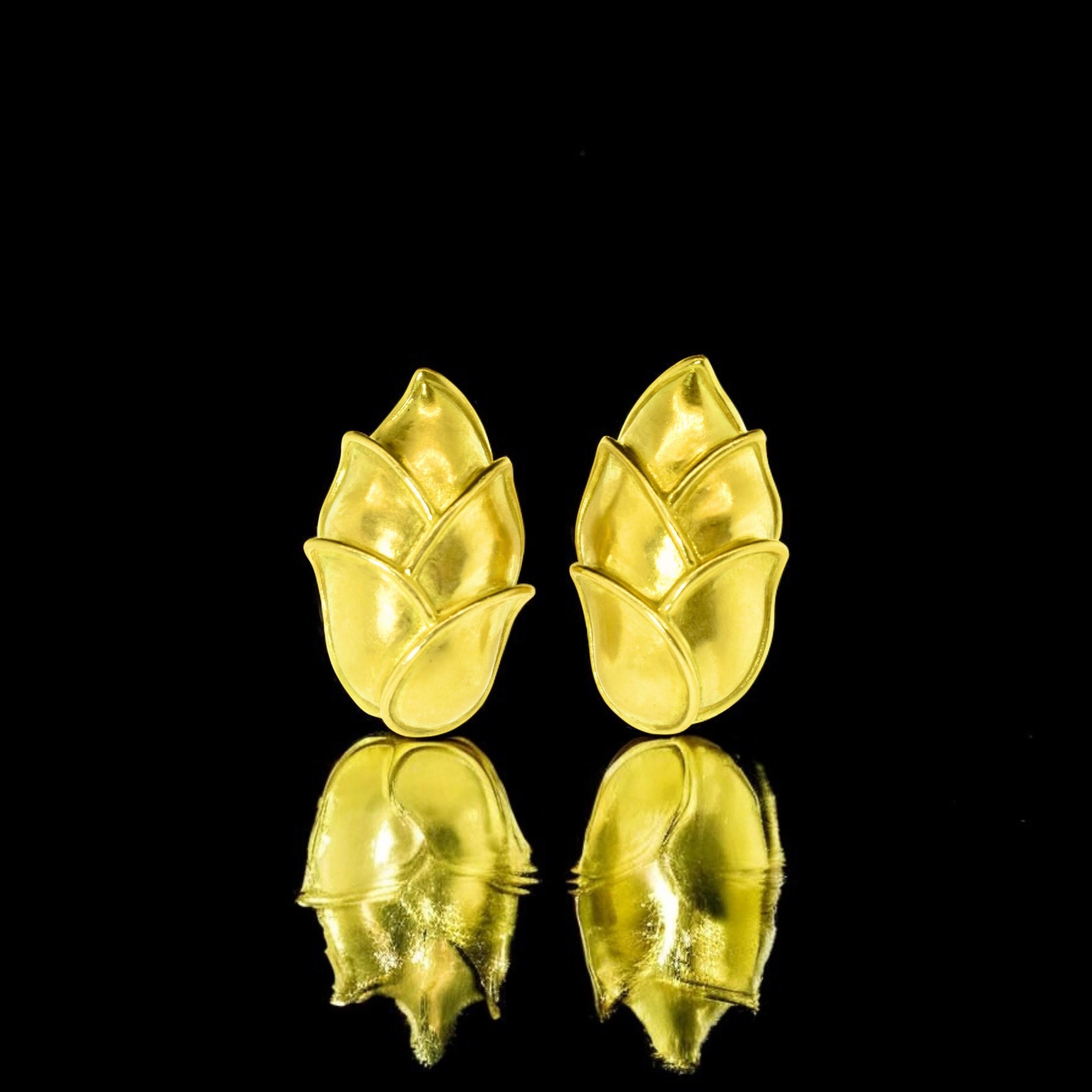 Angela Cummings 18K Fine Yellow Gold Vintage Earrings, circa 1989. en Excelente estado para la venta en Aspen, CO