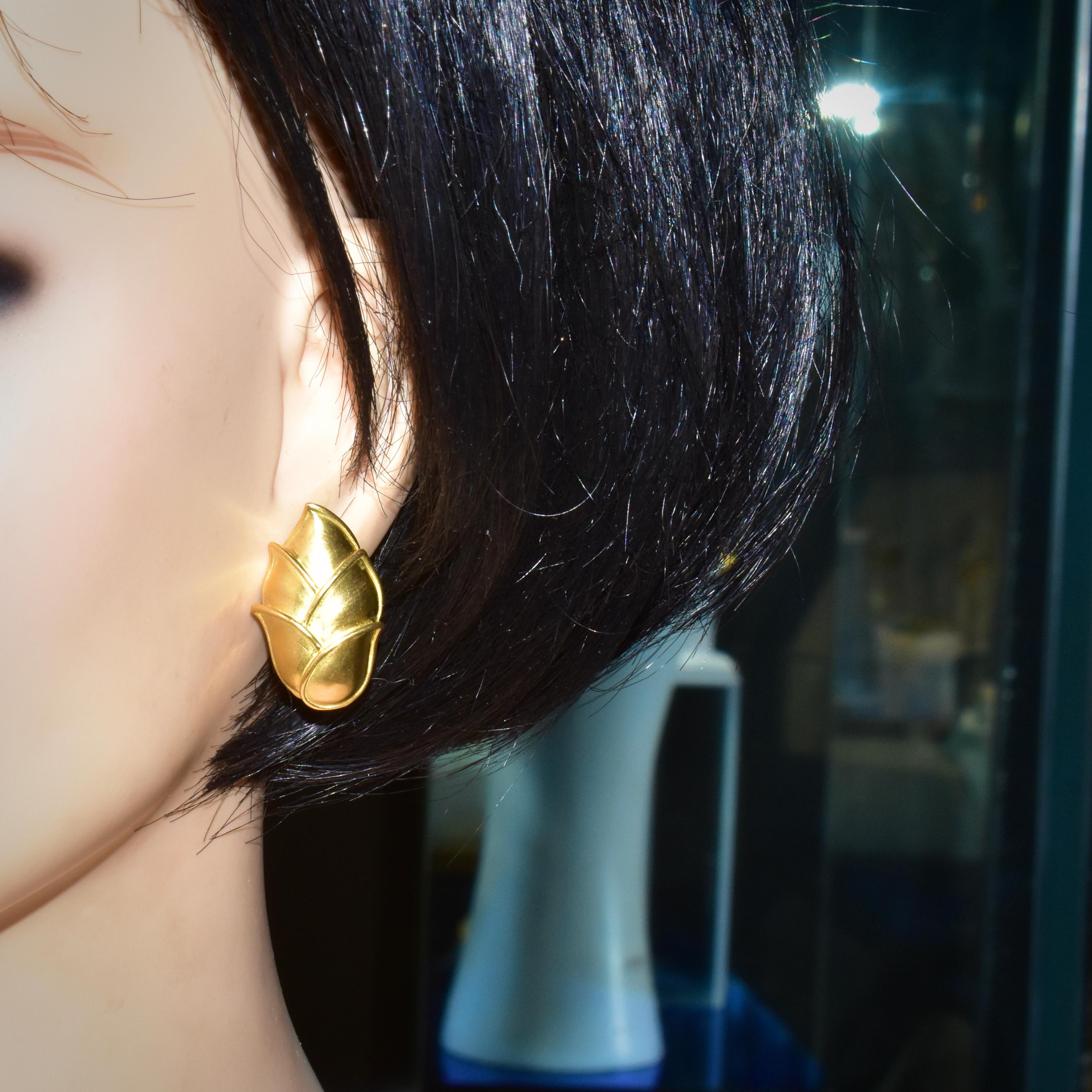 Angela Cummings 18K Fine Yellow Gold Vintage Earrings, circa 1989. en venta 4