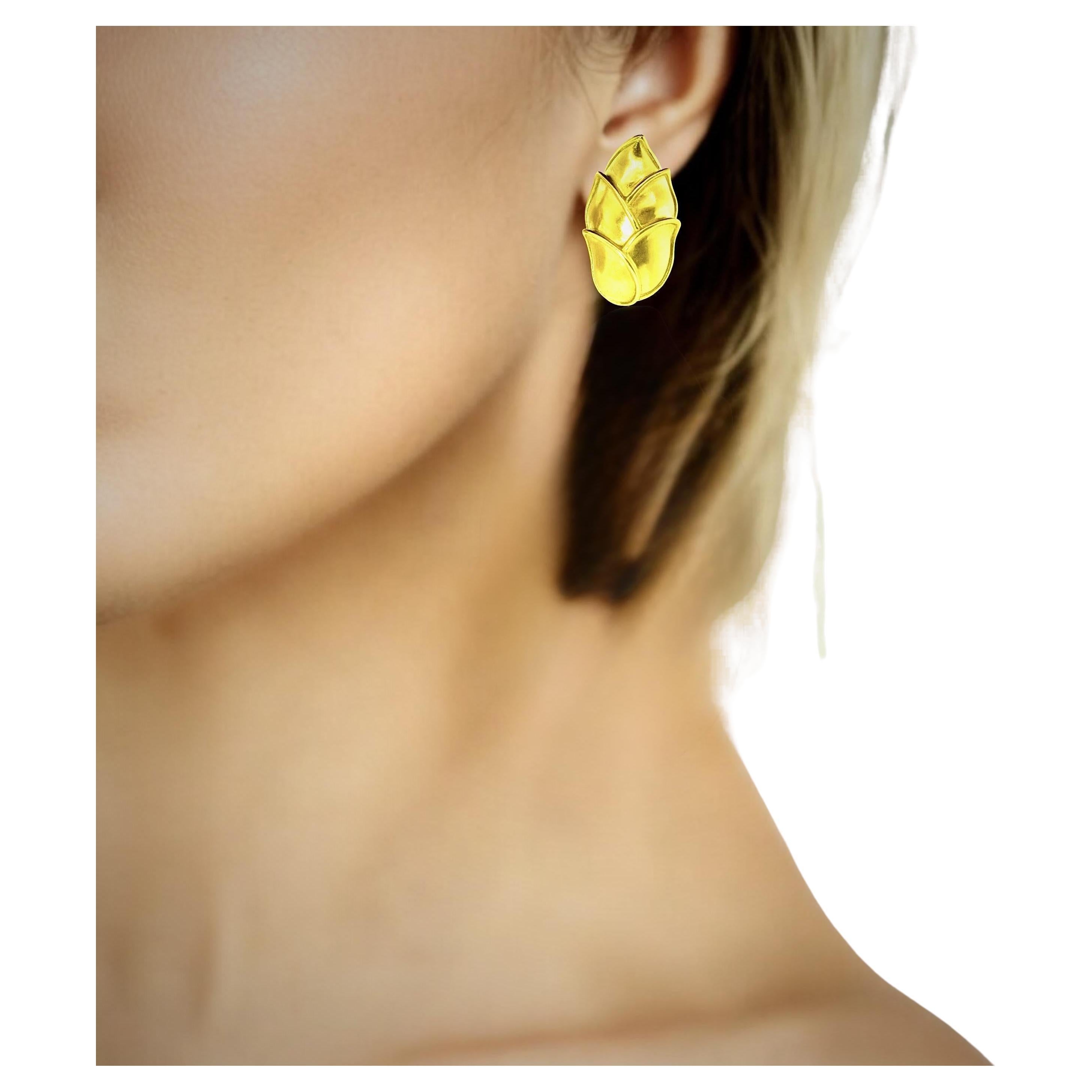 Angela Cummings 18K Fine Yellow Gold Vintage Earrings, circa 1989. en venta