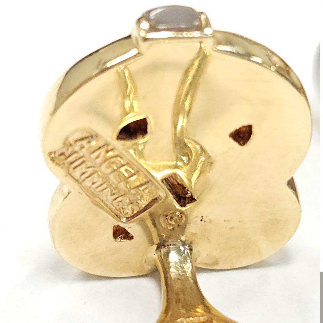 Angela Cummings Orecchini a nodo in oro 18k con intarsio di madreperla, CIRCA 1982 In condizioni ottime in vendita a North Miami, FL