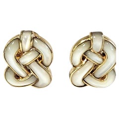 Angela Cummings Orecchini a nodo in oro 18k con intarsio di madreperla, CIRCA 1982