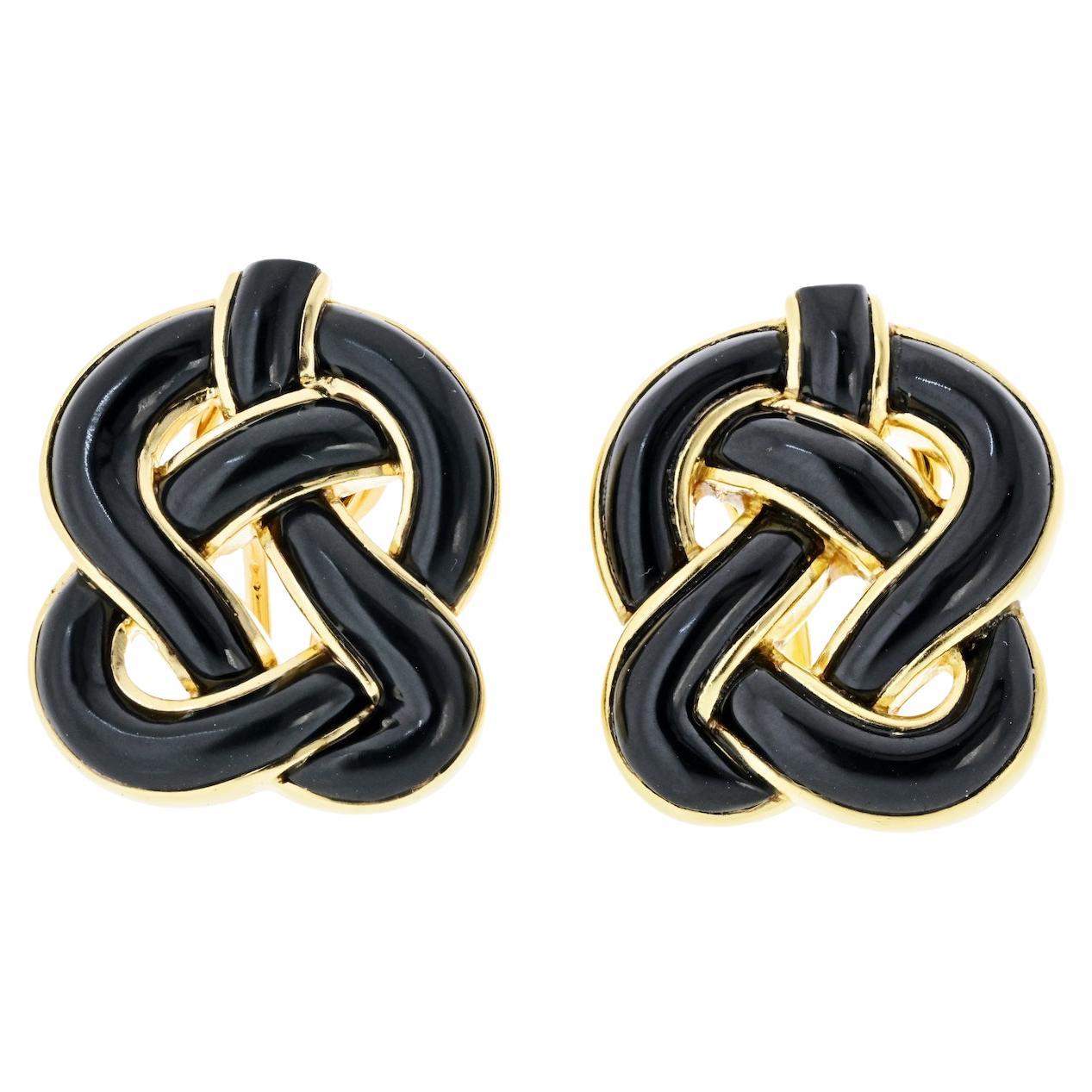 Pendientes de nudo trenzado de ónice negro de oro amarillo de 18 quilates Angela Cummings en venta