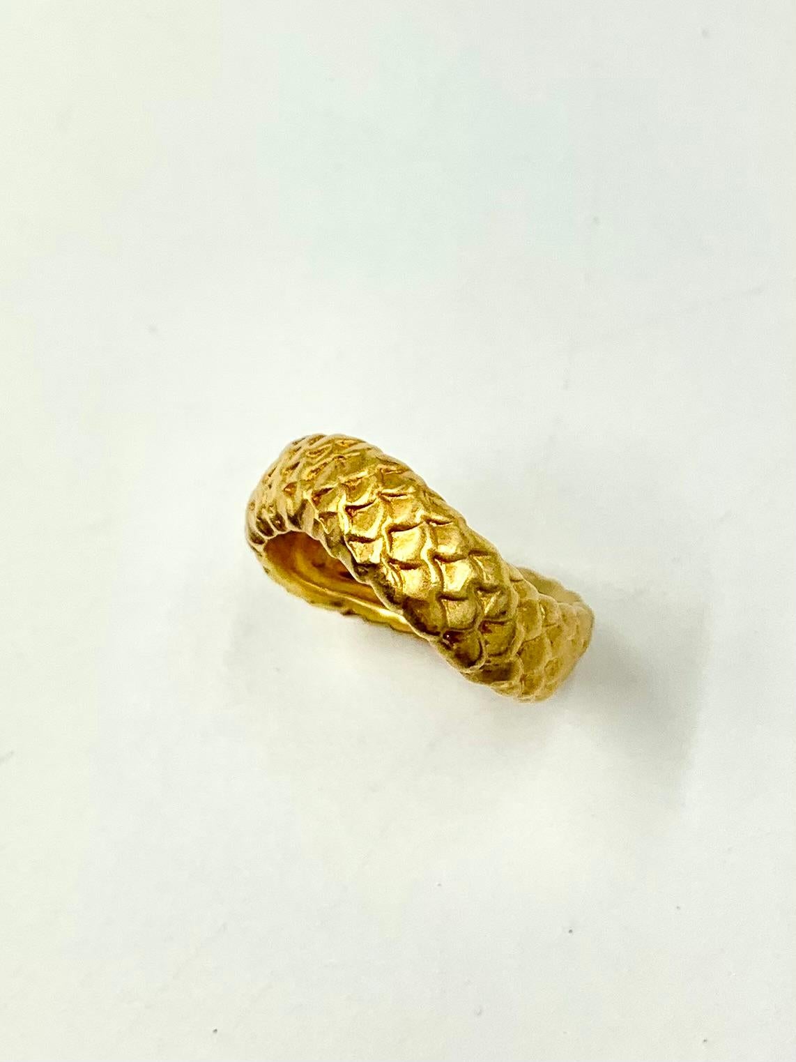 Femenino o masculino Angela Cummings 18K Yellow Gold Sinuous Snake Ring en venta