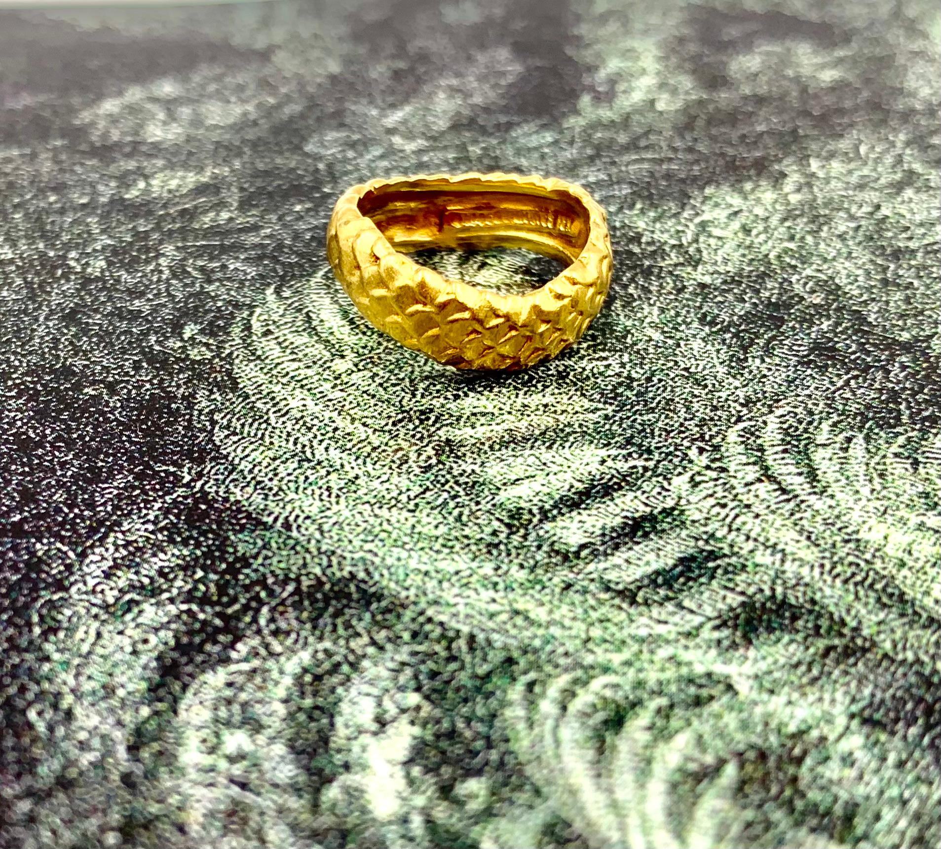 Angela Cummings 18K Yellow Gold Sinuous Snake Ring en venta 4